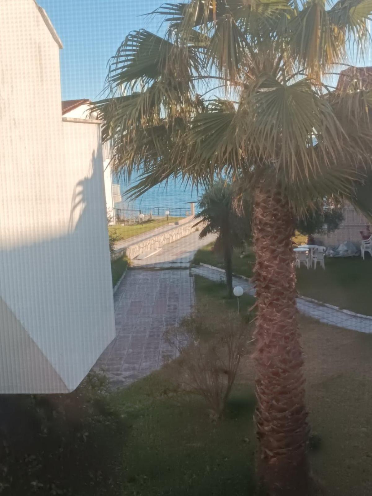 Flisvos loft by the sea view 5