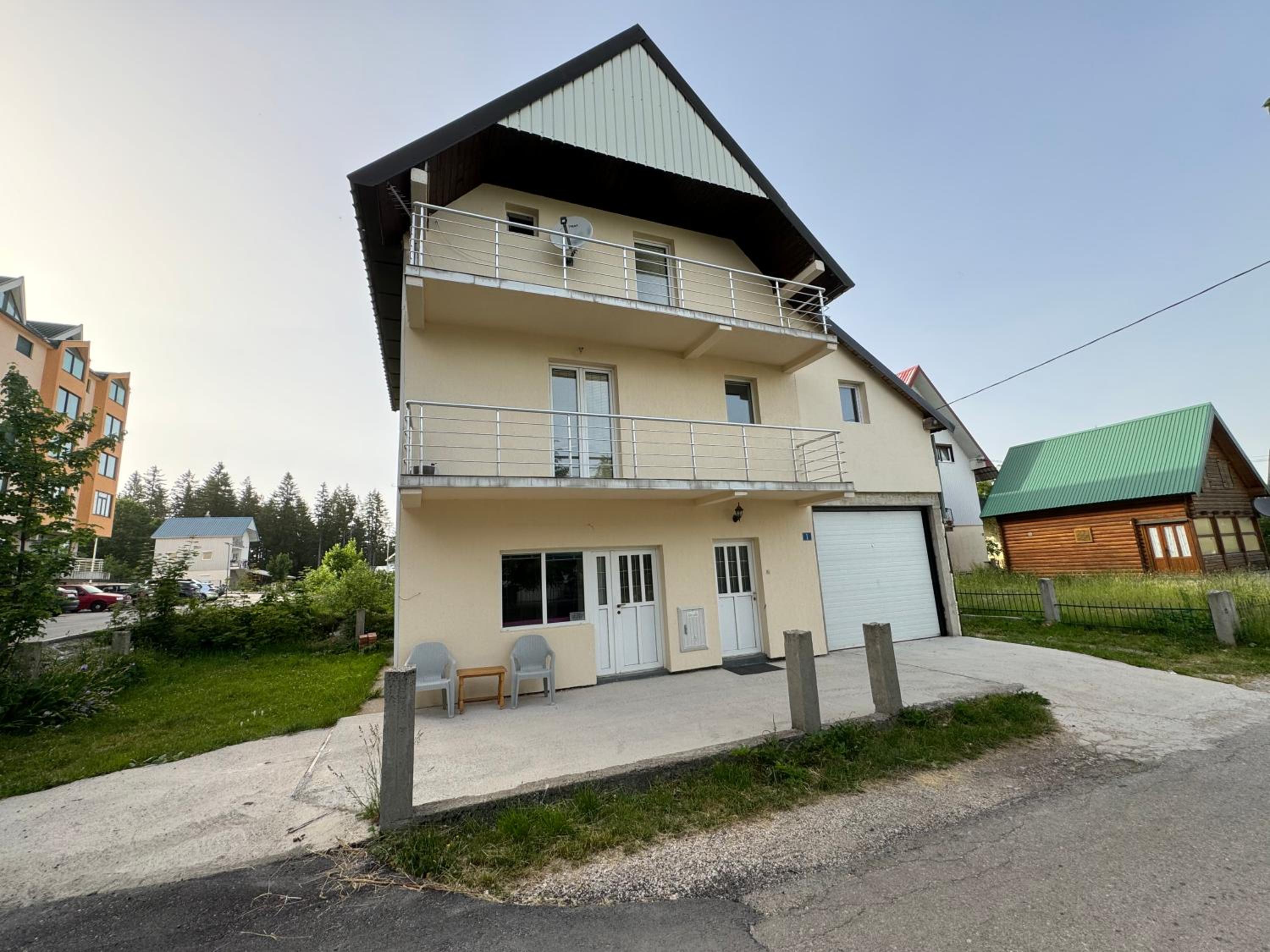 Apartman Jezera view 2