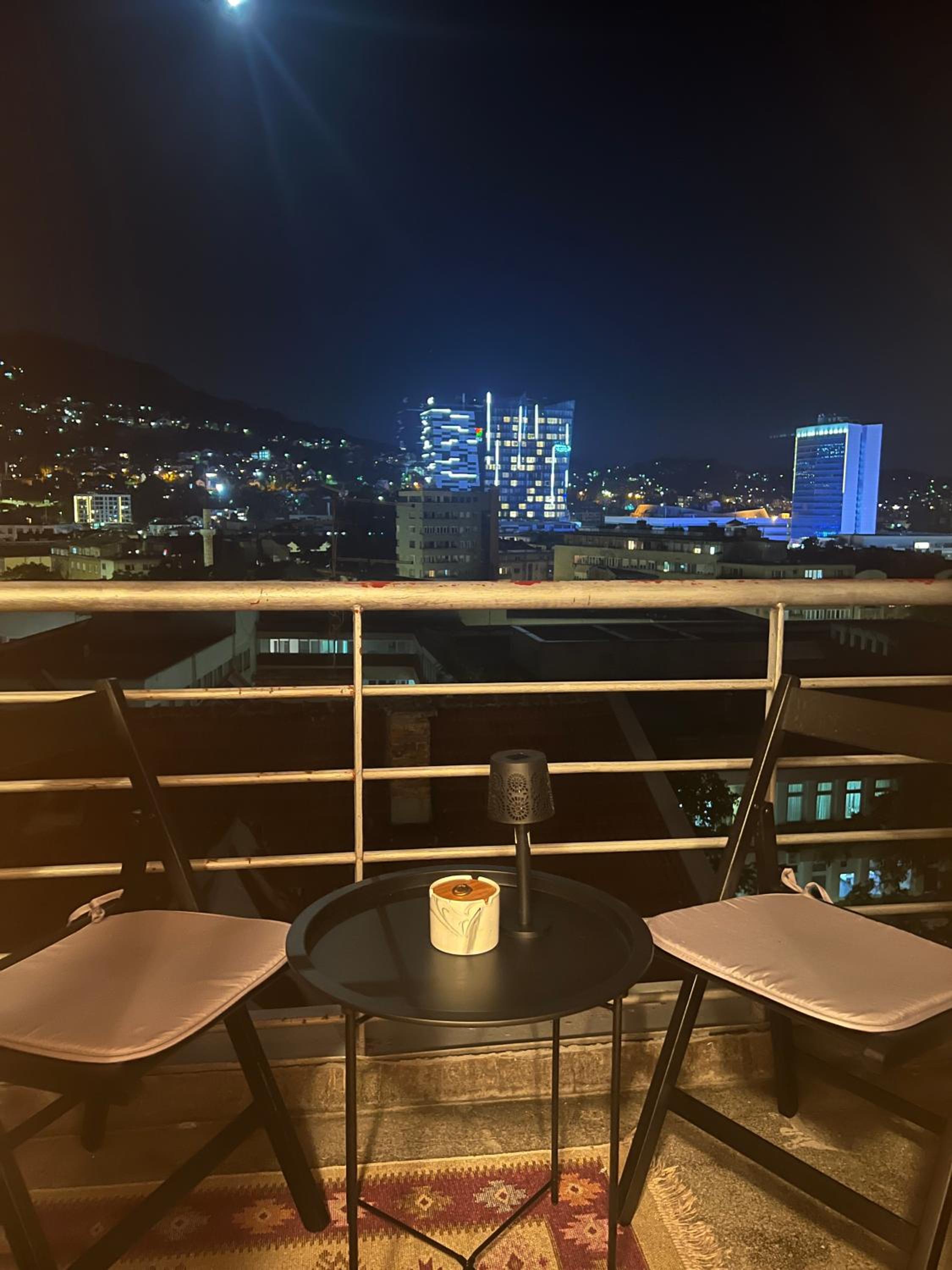 Awesome Panorama Penthouse - free Parking and balcony