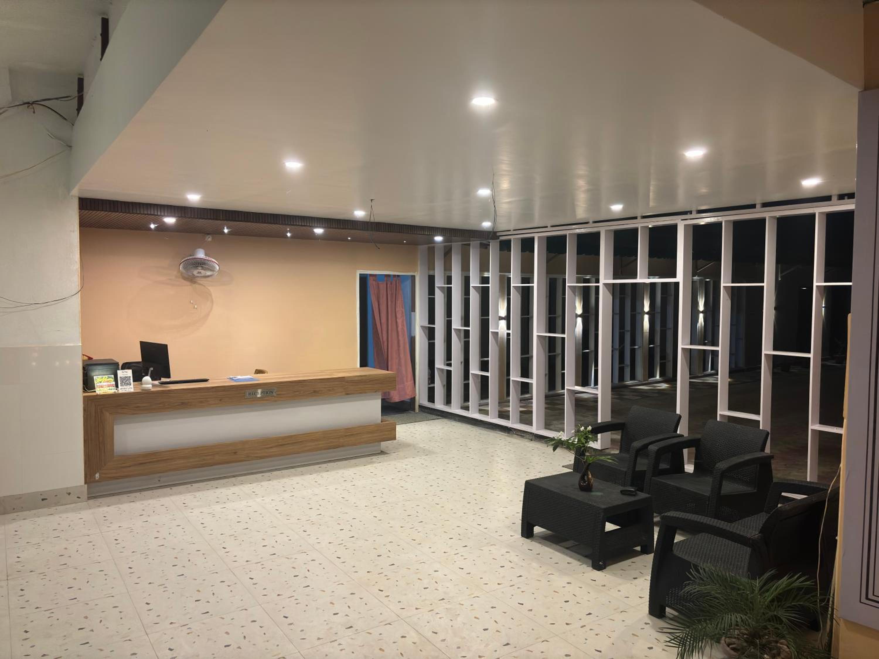 Hotel Piccadilly, Gossaigaon view 2
