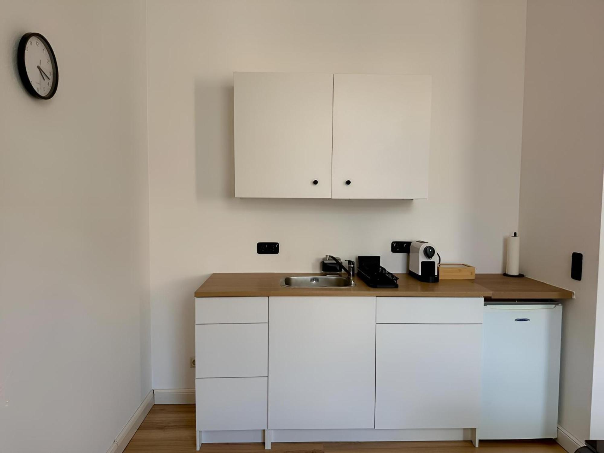 RAHA Apartments - Modernes Studio-Apartment - HBF - Privat Parkplatz