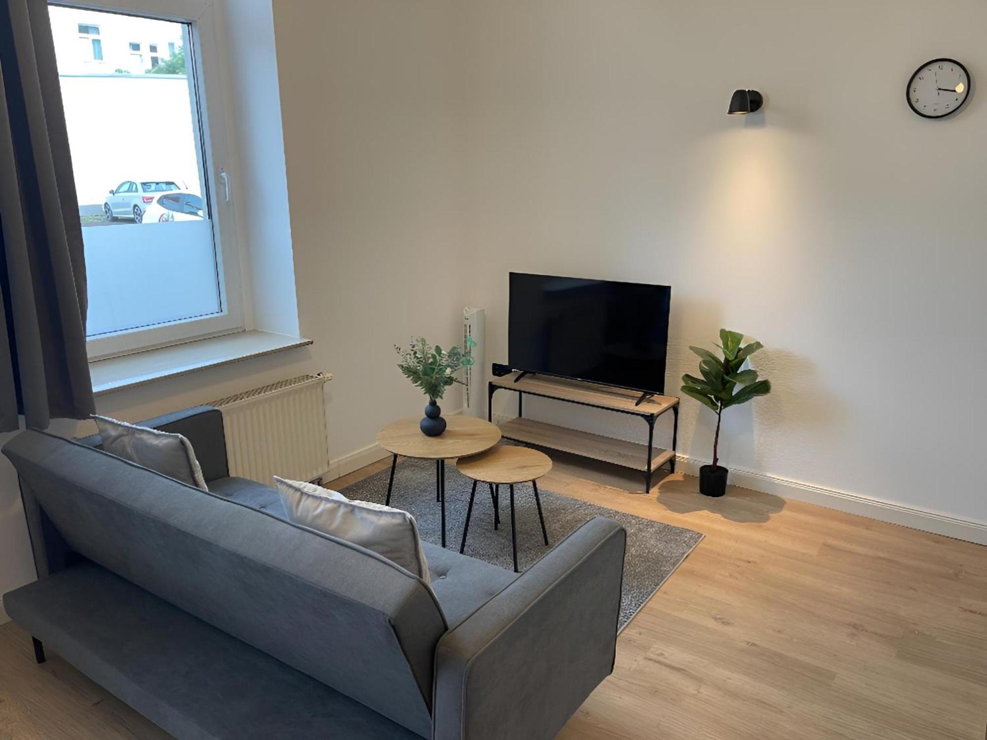 RAHA Apartments - Modernes Studio-Apartment - HBF - Privat Parkplatz