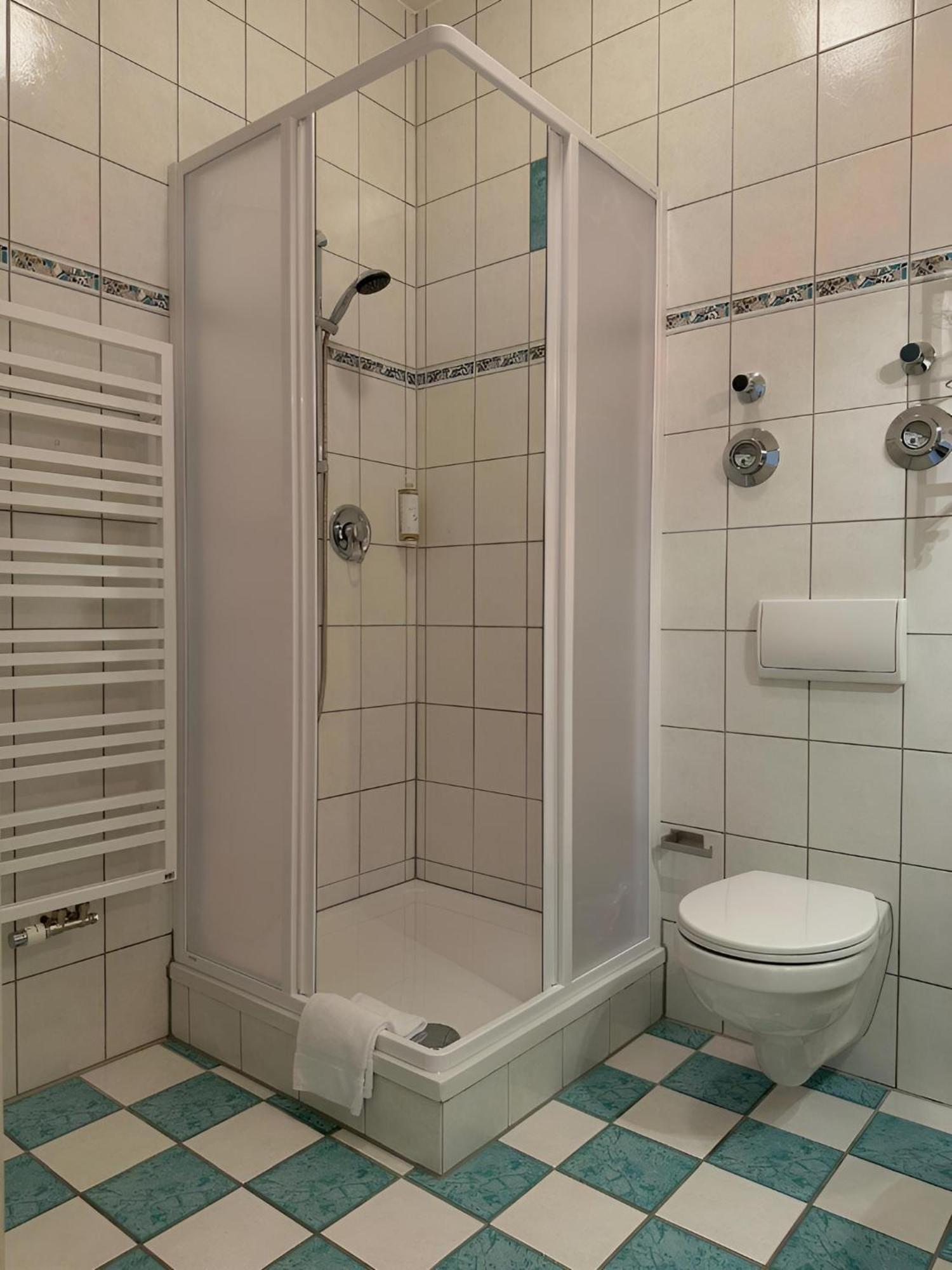 RAHA Apartments - Modernes Studio-Apartment - HBF - Privat Parkplatz