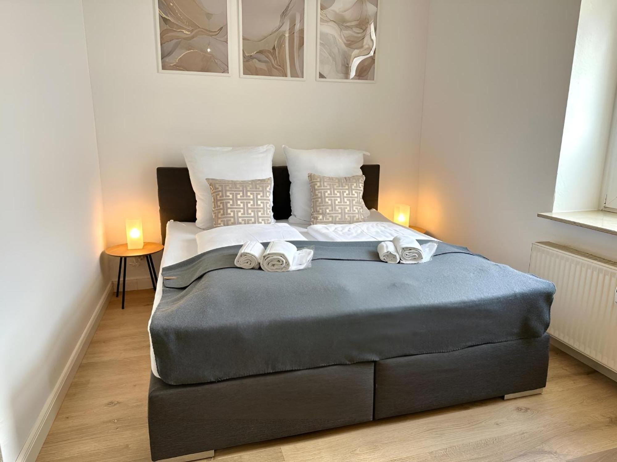 RAHA Apartments - Modernes Studio-Apartment - HBF - Privat Parkplatz