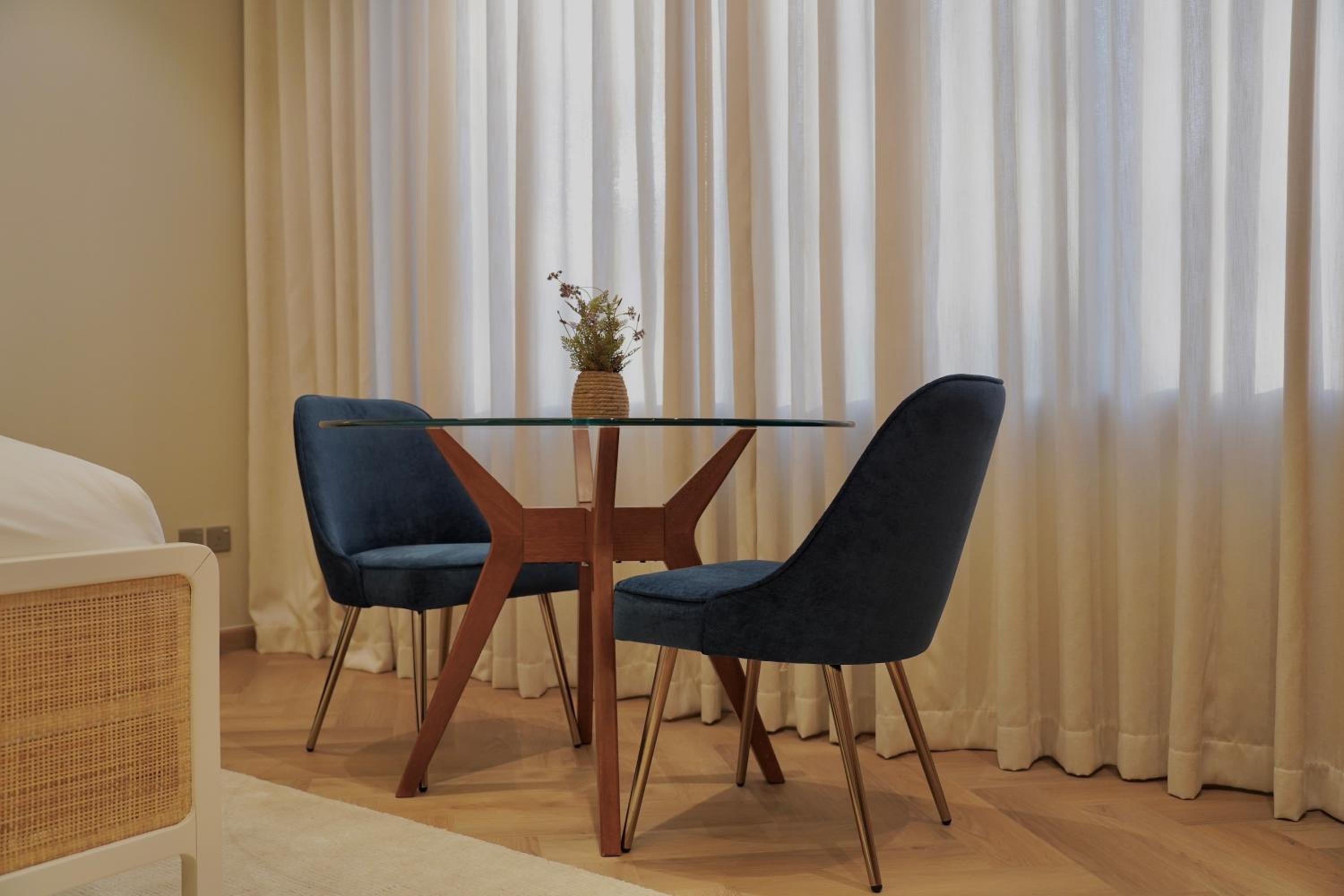 PILO Serviced Apartments
