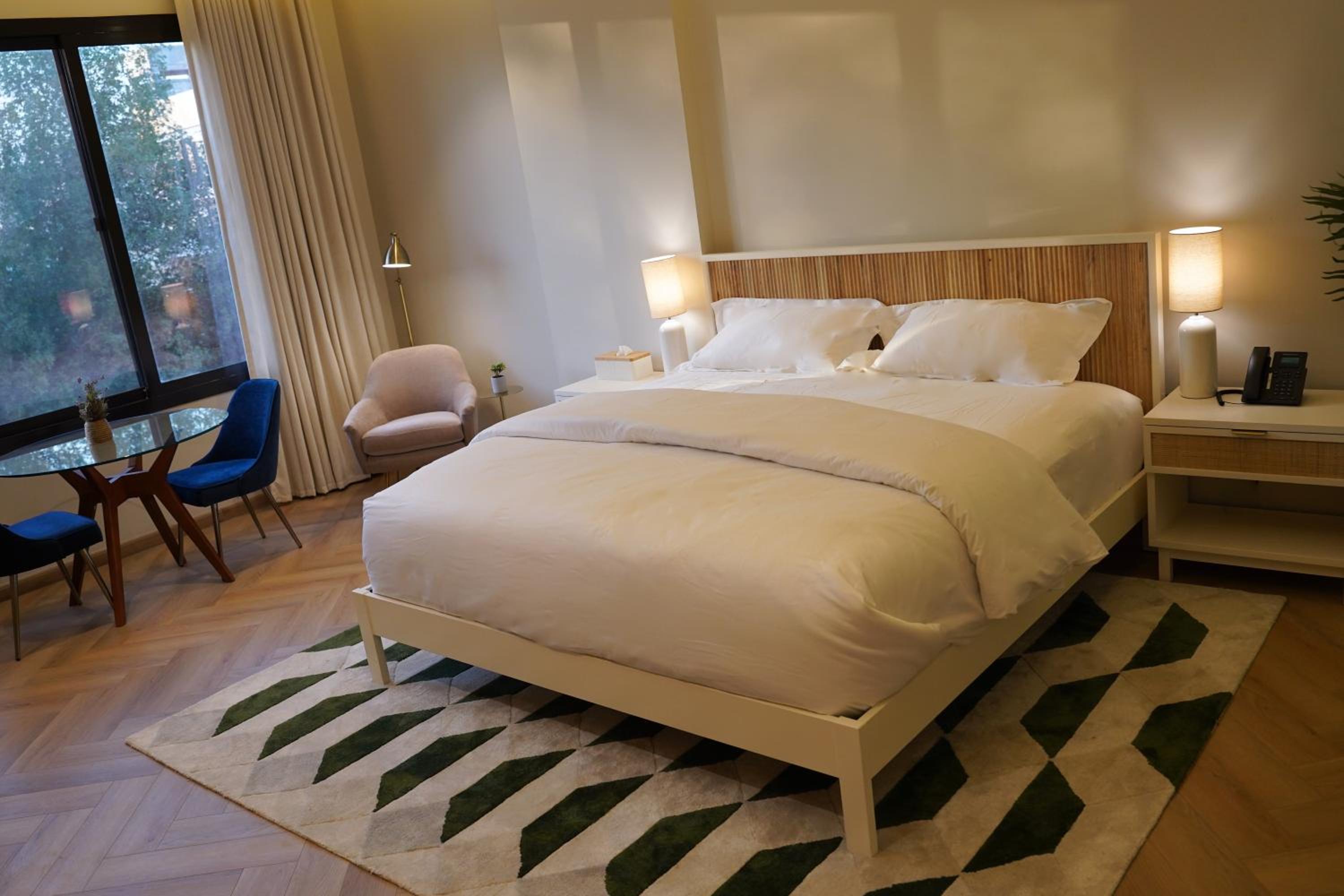 PILO Serviced Apartments