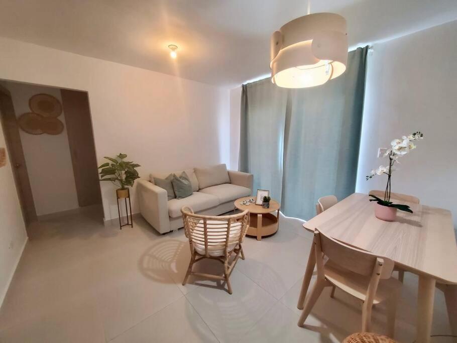 Acogedor apartamento 2 Hab con Terraza