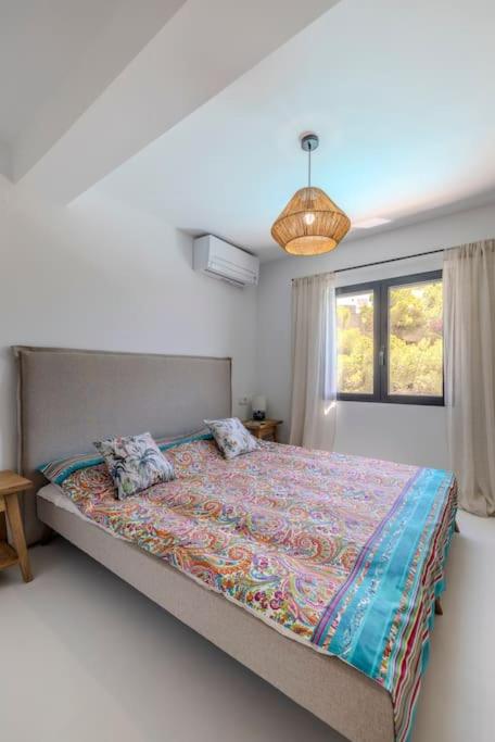 Stylish villa, stunning views in Javea