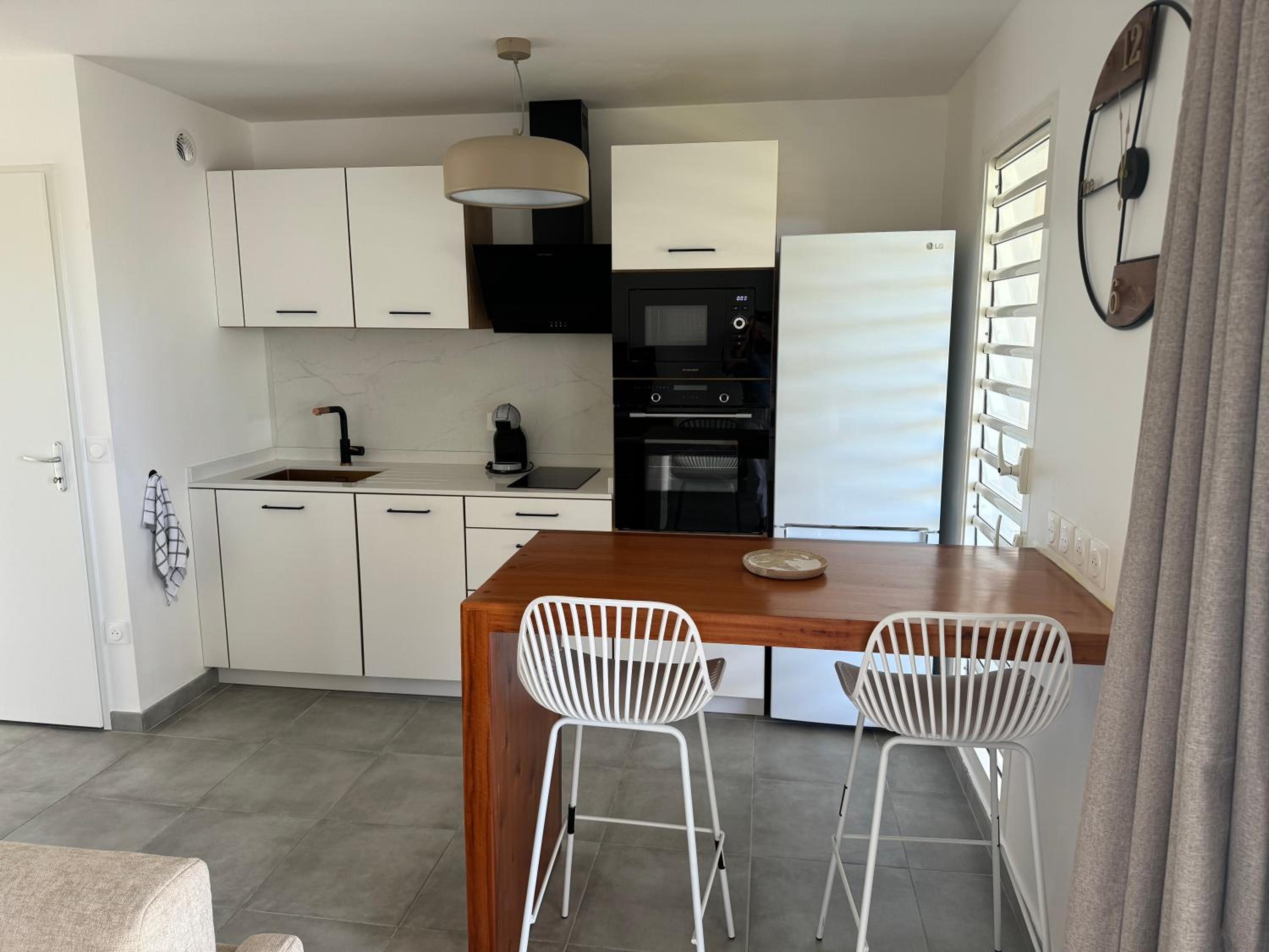 Jolie appartement en résidence privée avec priscine view 2