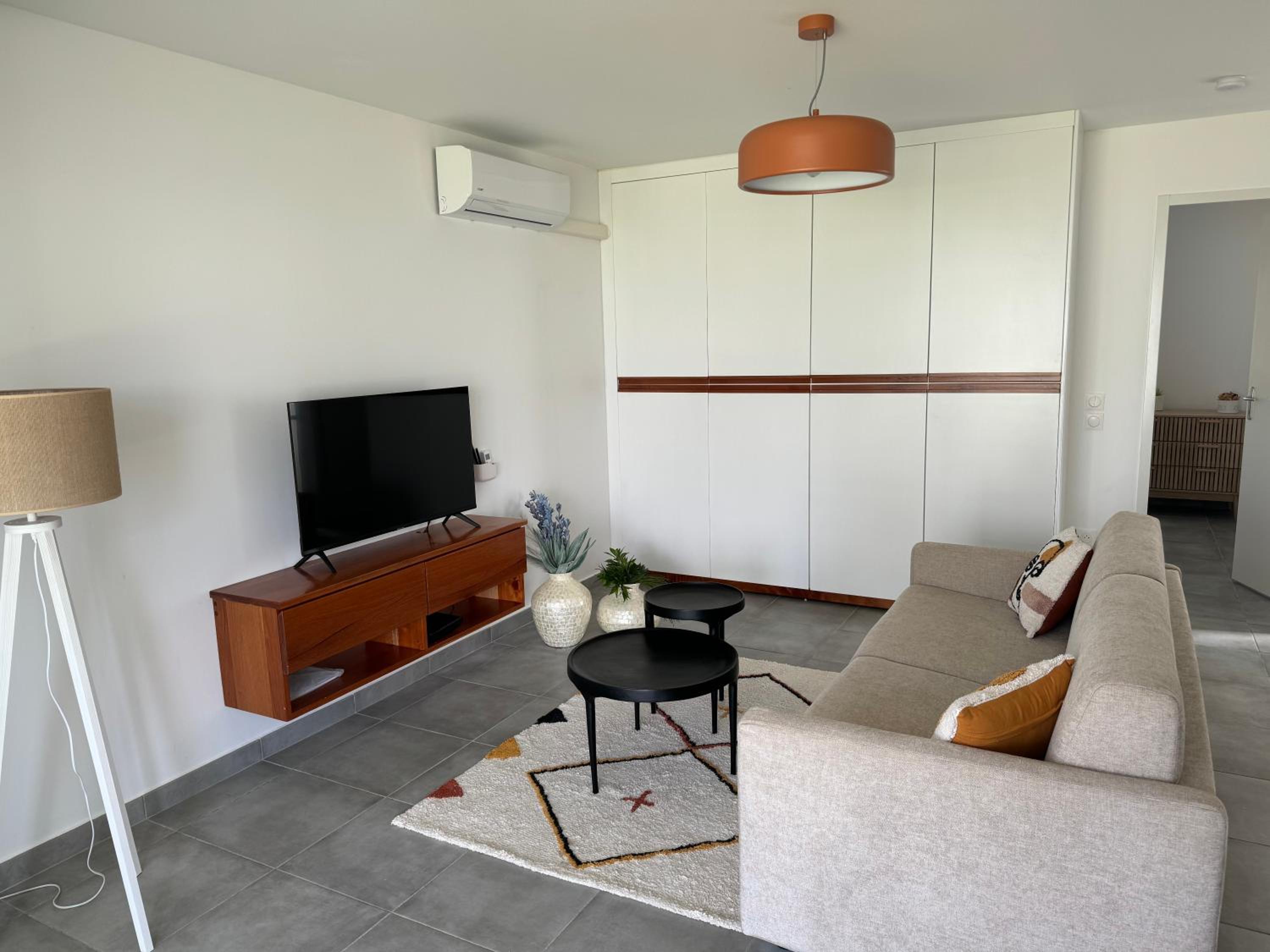 Jolie appartement en résidence privée avec priscine view 3