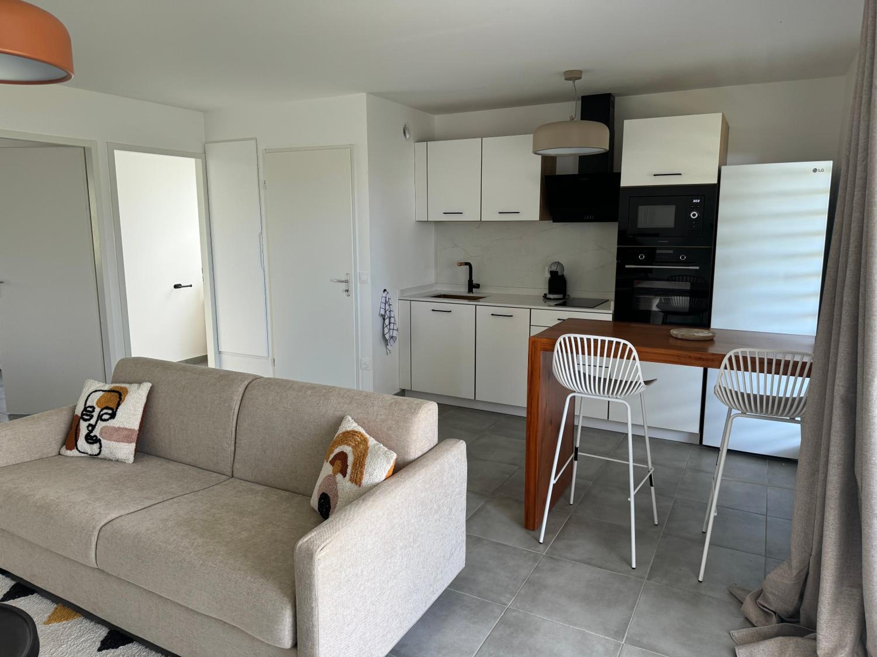 Jolie appartement en résidence privée avec priscine view 5