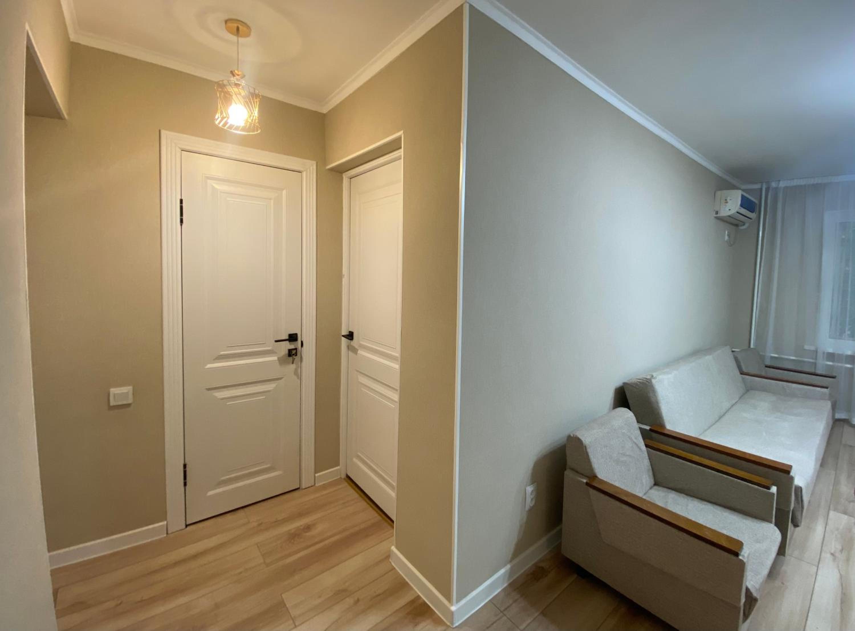 Cozy apartment in the center of Bishkek on Sovetskaya Street view 4