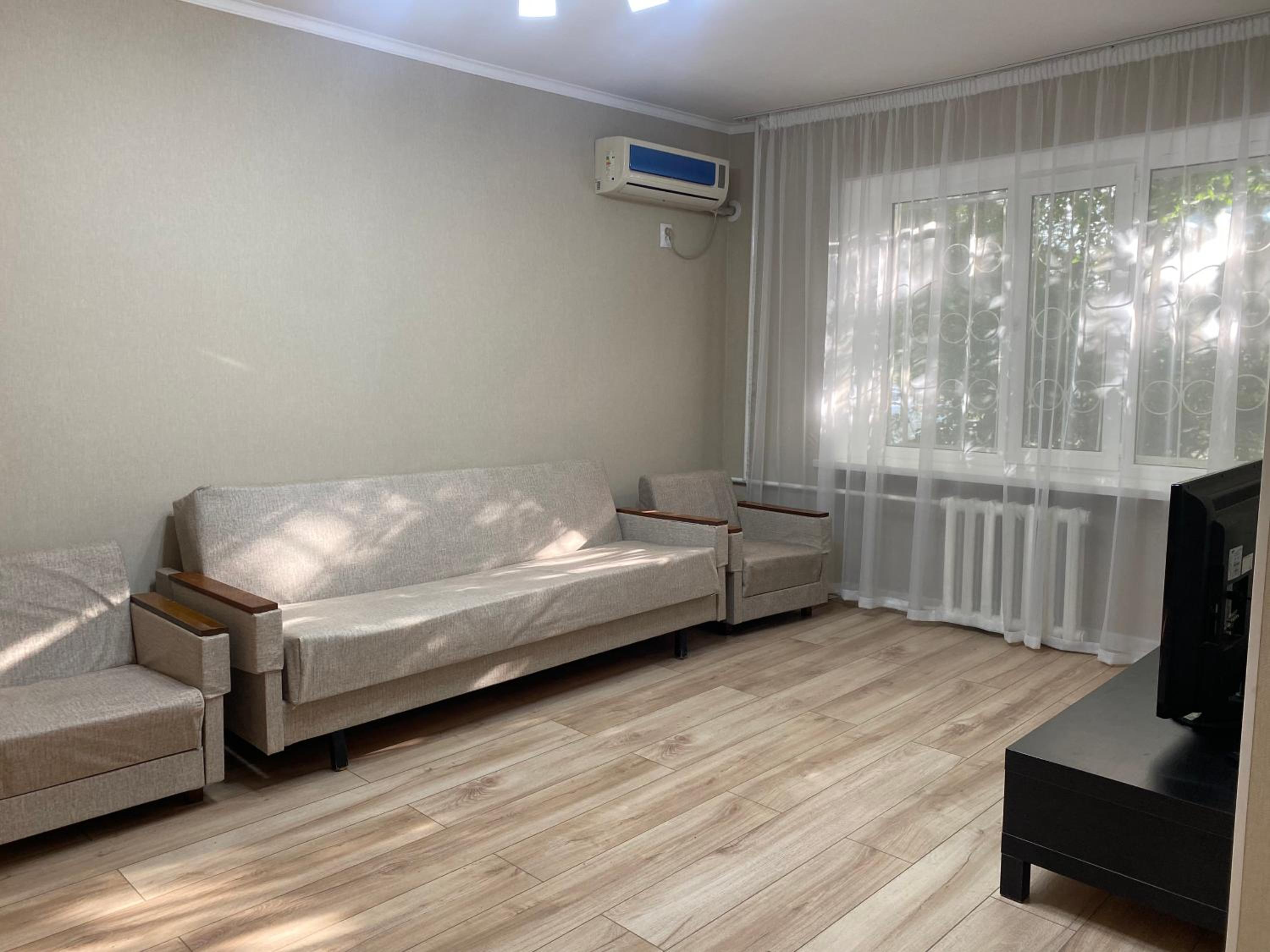 Cozy apartment in the center of Bishkek on Sovetskaya Street view 3