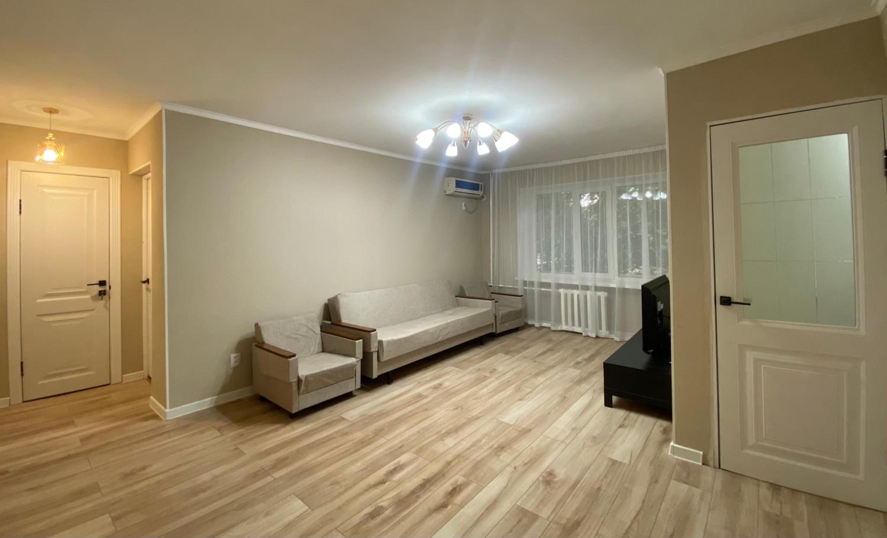 Cozy apartment in the center of Bishkek on Sovetskaya Street view 2