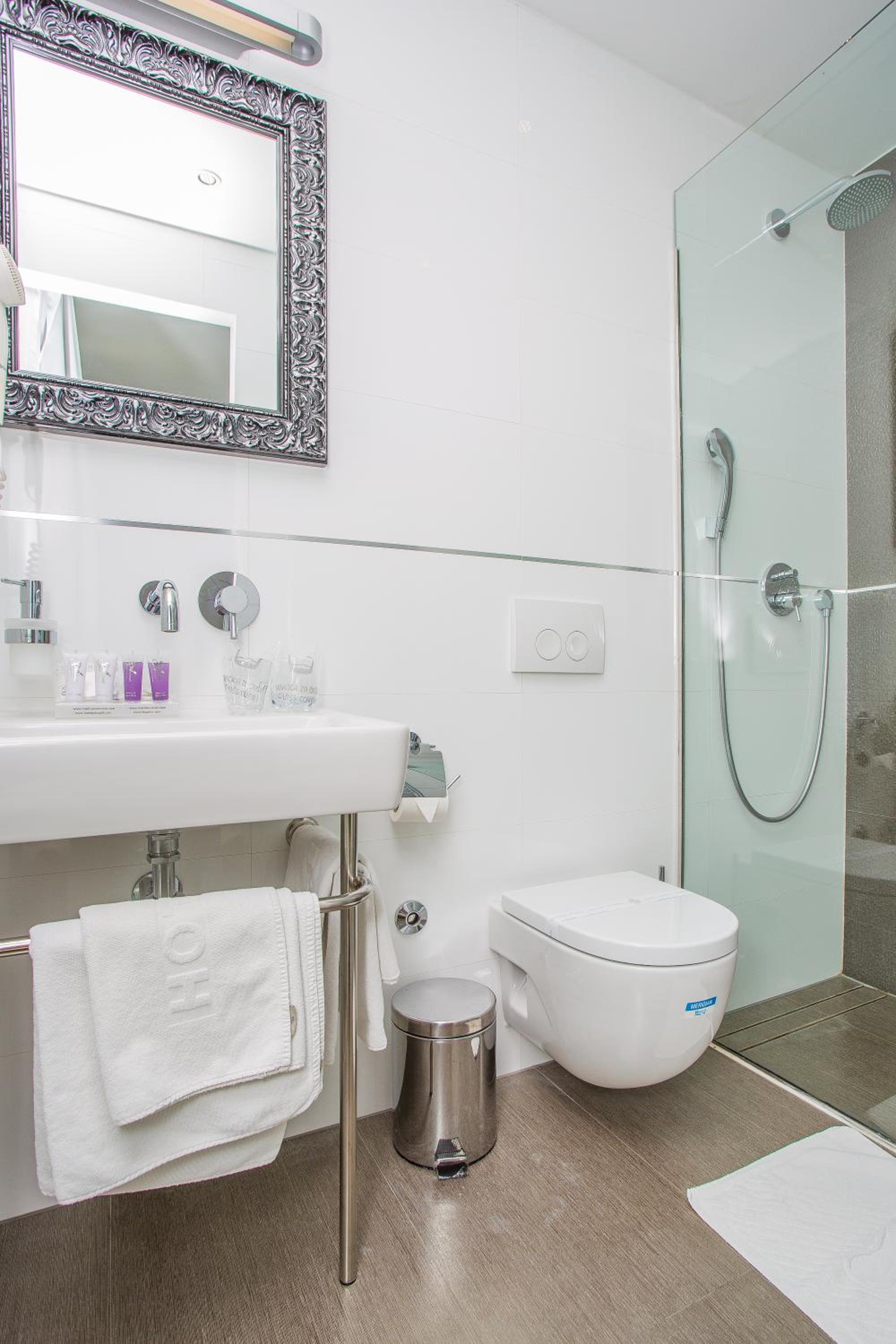 Jona Rooms Podstrana