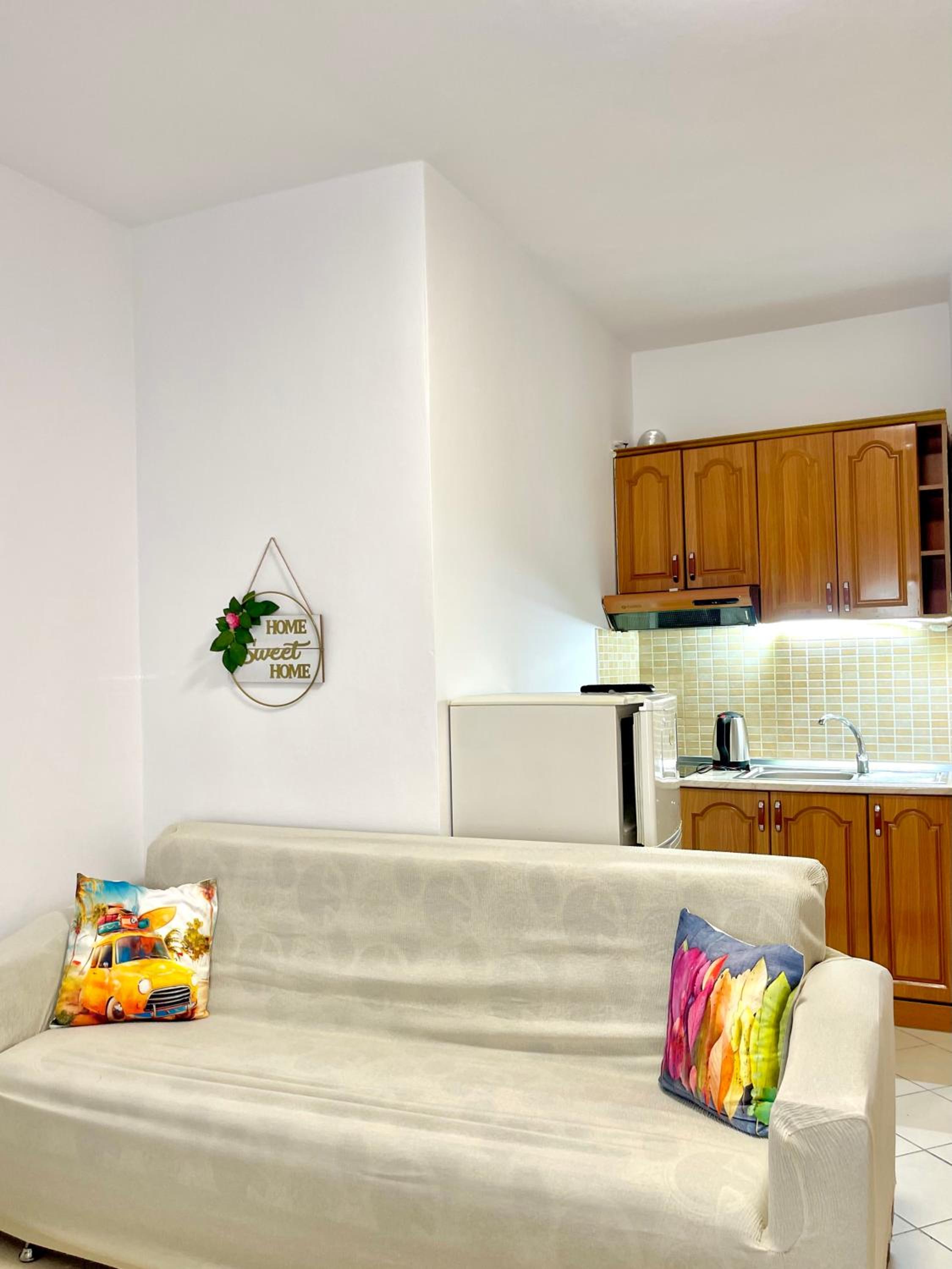 Rori Beach House 2