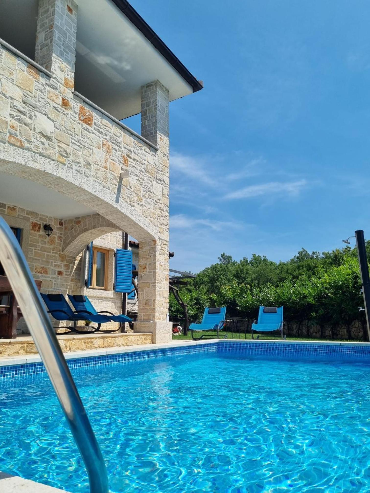 Stone House Iva view 3