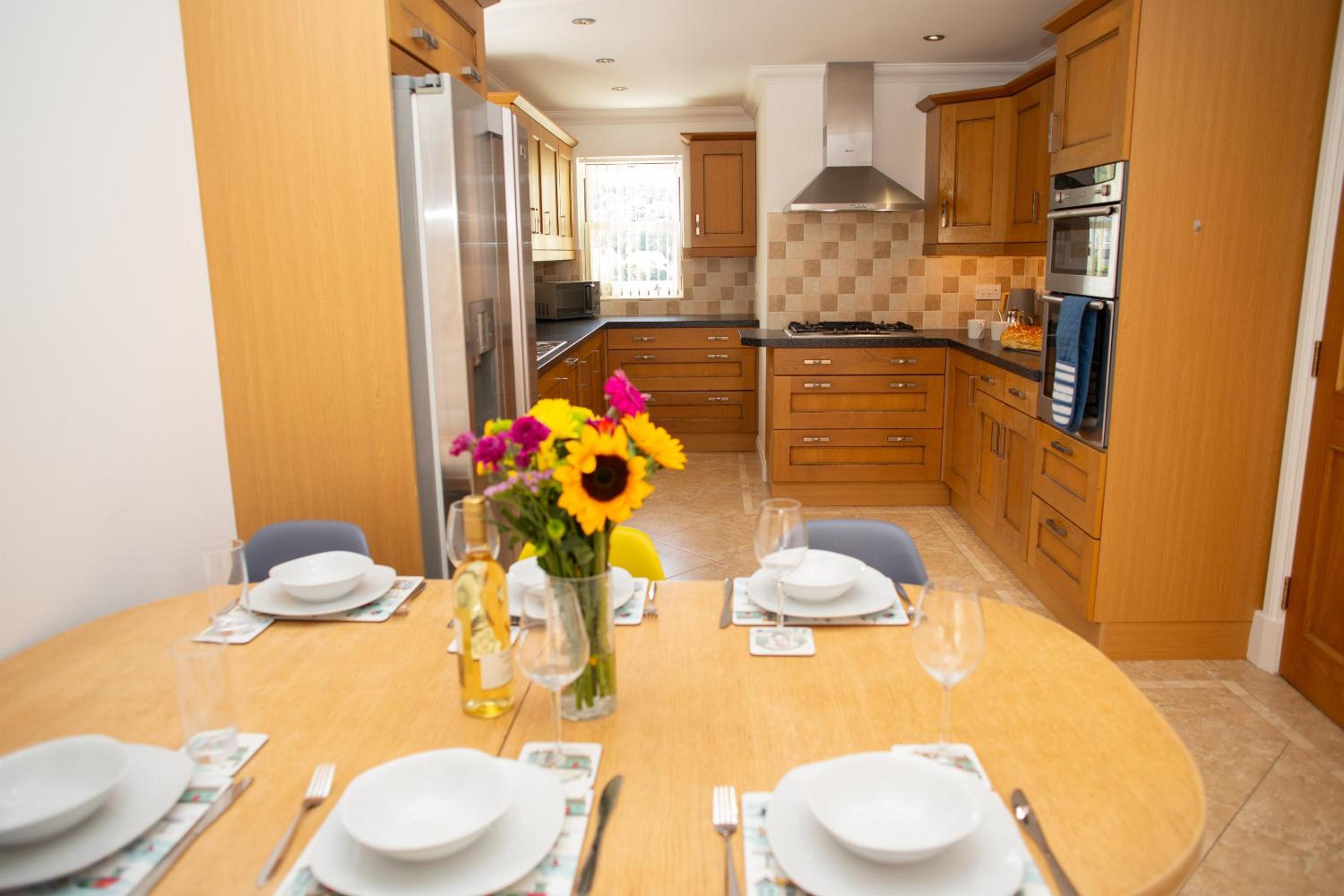 Golwgfor (Sea View) by Aberporth Beach Holidays view 3