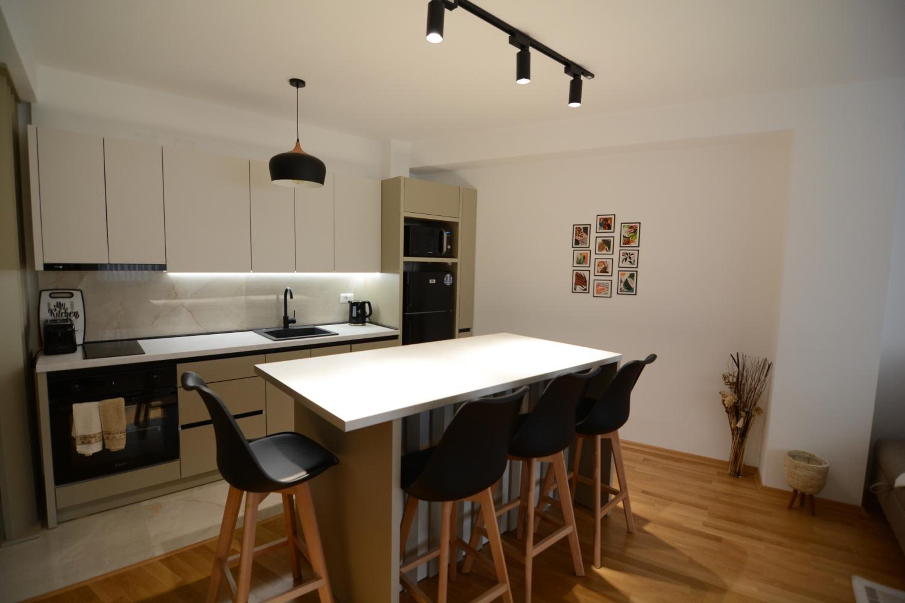 Emily Apartment Ohrid -Modern and cosy- view 4