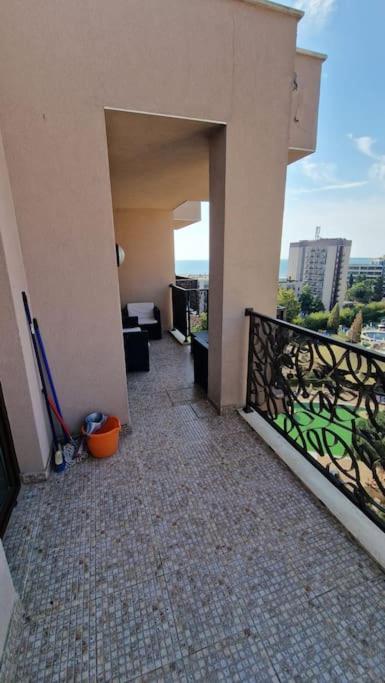 Apartmán v 5 rezorte s výhľadom na more a bazény