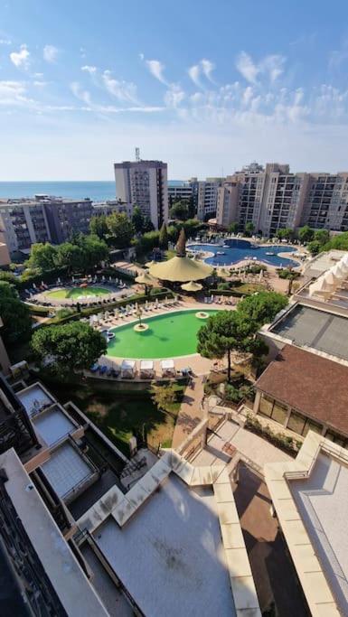 Apartmán v 5 rezorte s výhľadom na more a bazény