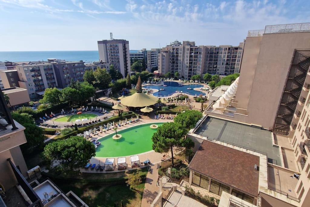 Apartmán v 5 rezorte s výhľadom na more a bazény