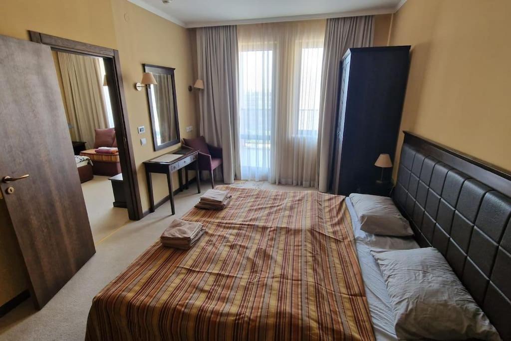 Apartmán v 5 rezorte s výhľadom na more a bazény