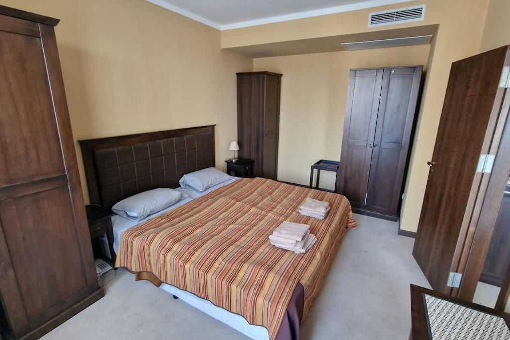 Apartmán v 5 rezorte s výhľadom na more a bazény