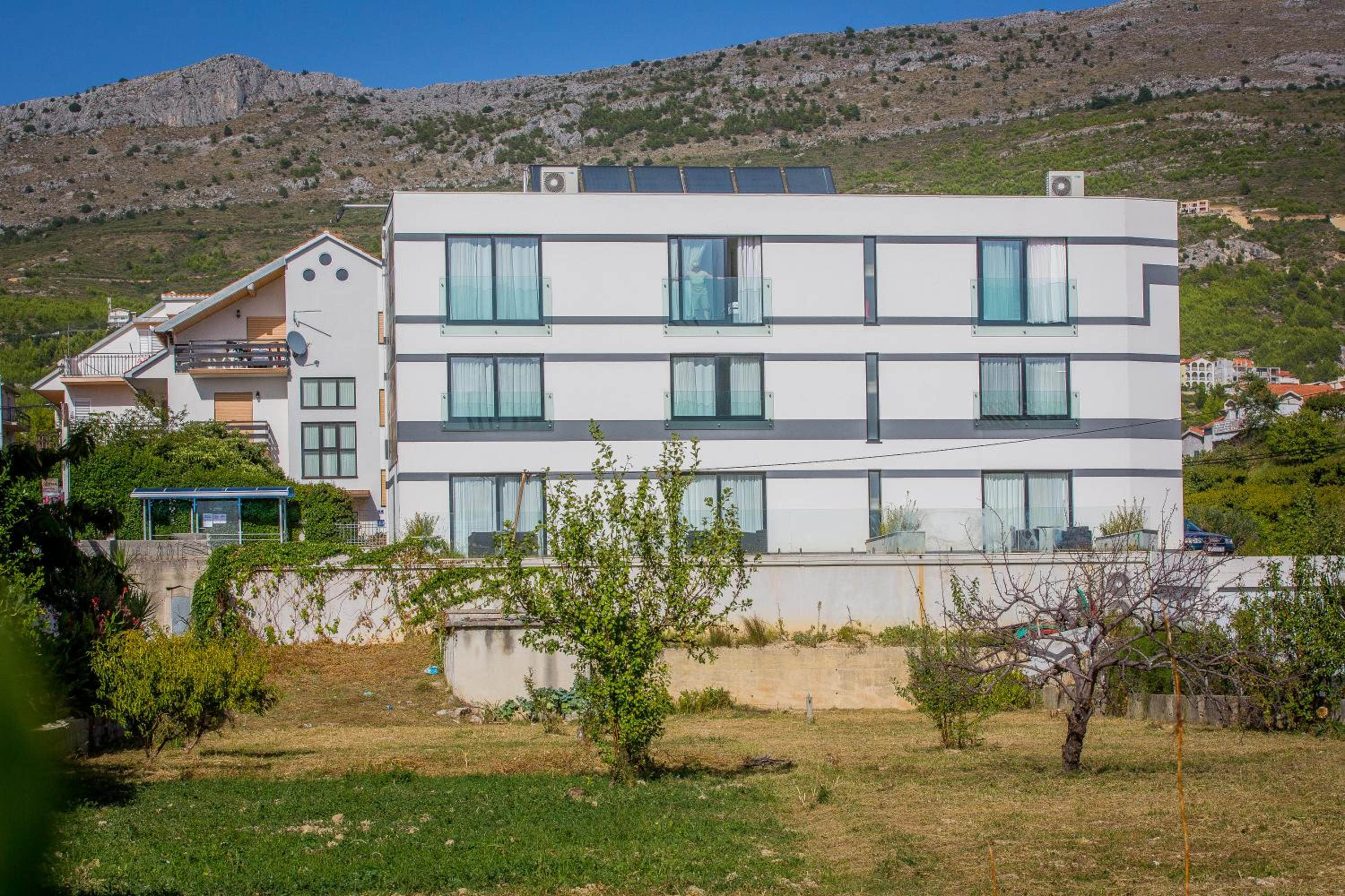 Jona Rooms Podstrana