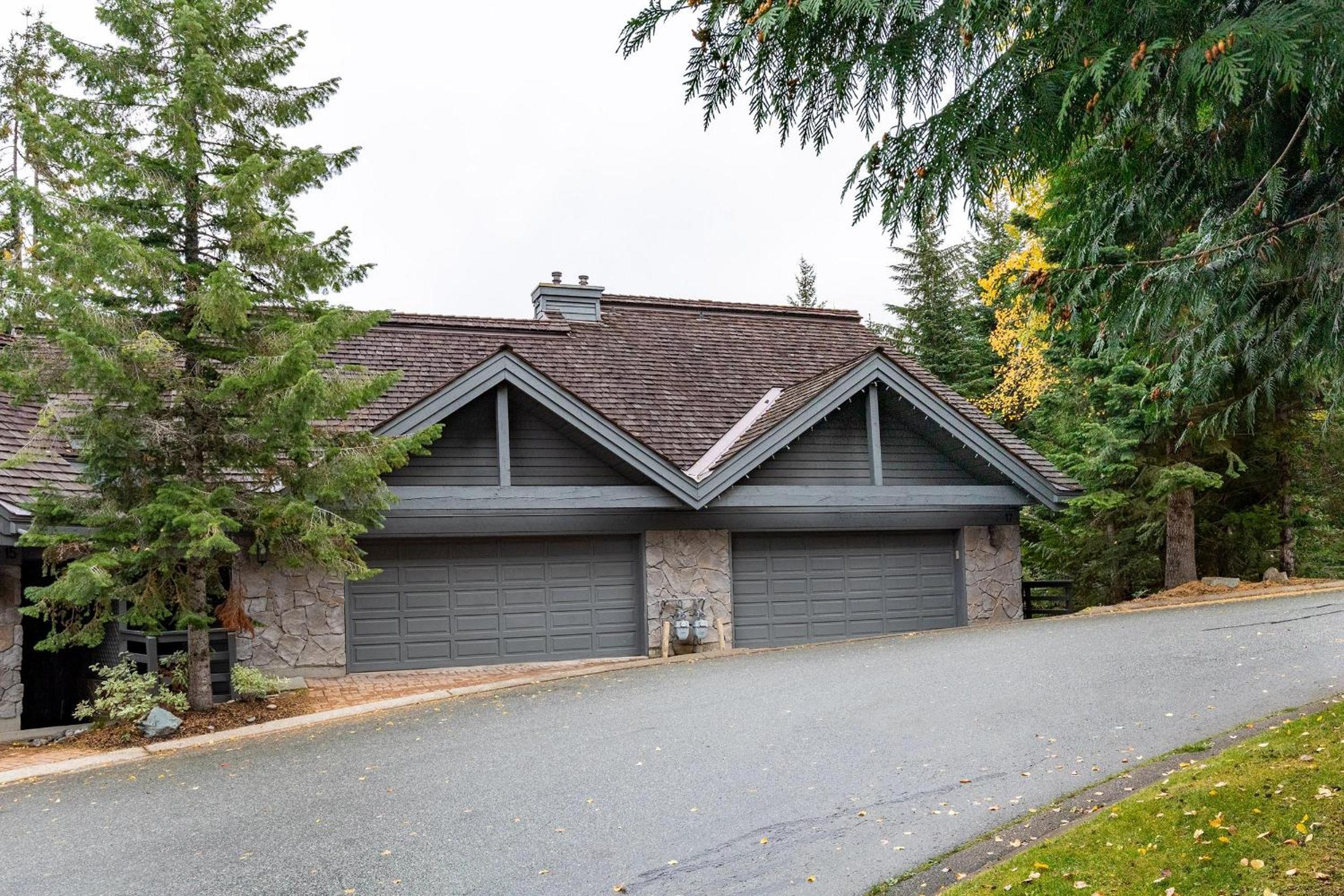 Northern Lights 16 | Large 4-Bed Townhome Near to Village w/ Hot Tub, Steam Room & Parking
