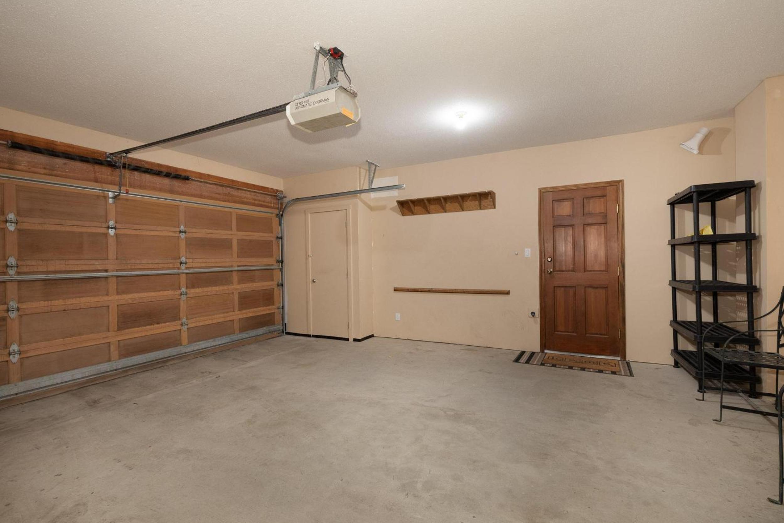 Northern Lights 16 | Large 4-Bed Townhome Near to Village w/ Hot Tub, Steam Room & Parking