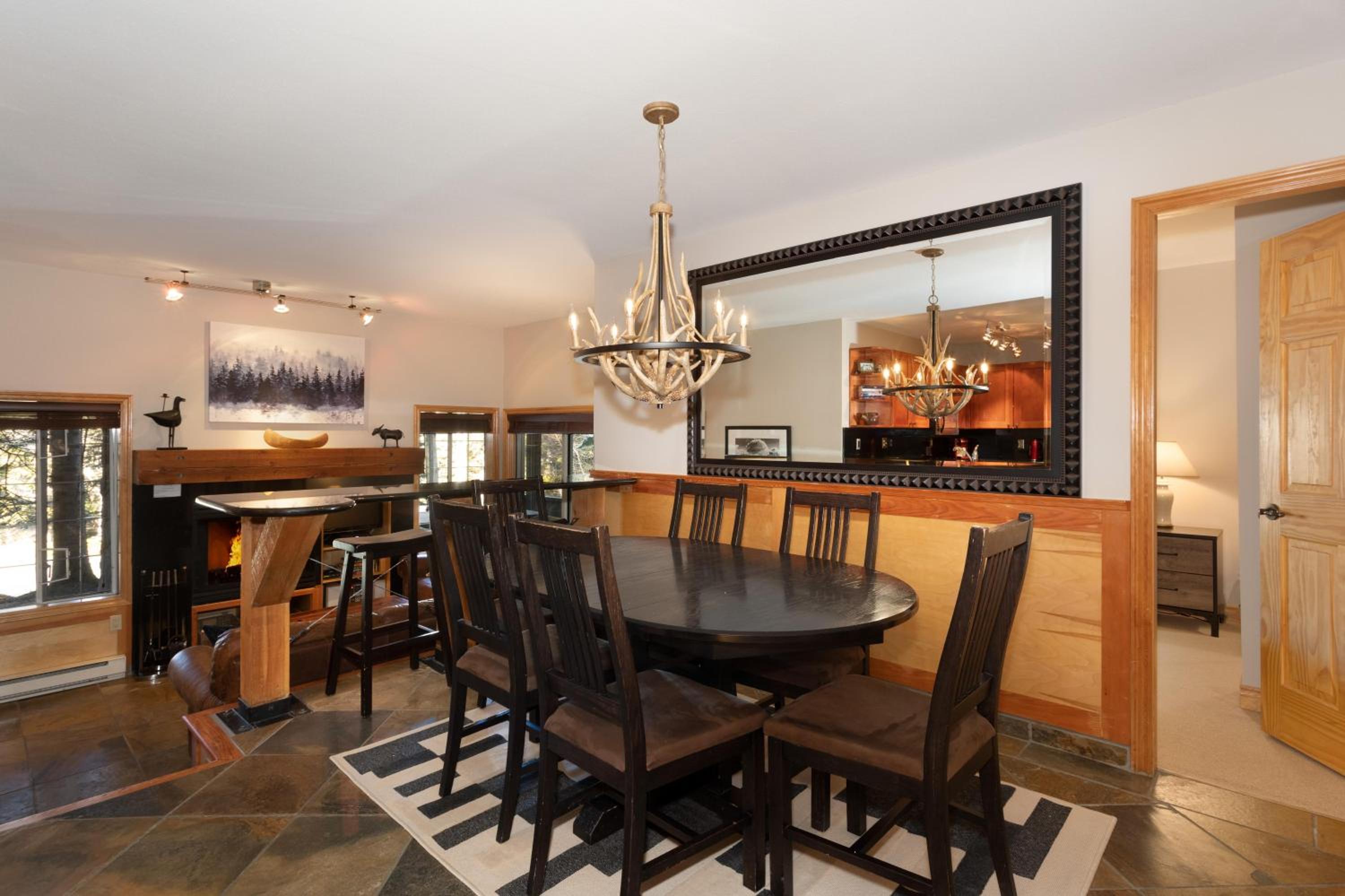 Stoneridge 27 | Cozy Townhome w/ Ski-in-Ski-Out Access, Hot Tub, Parking