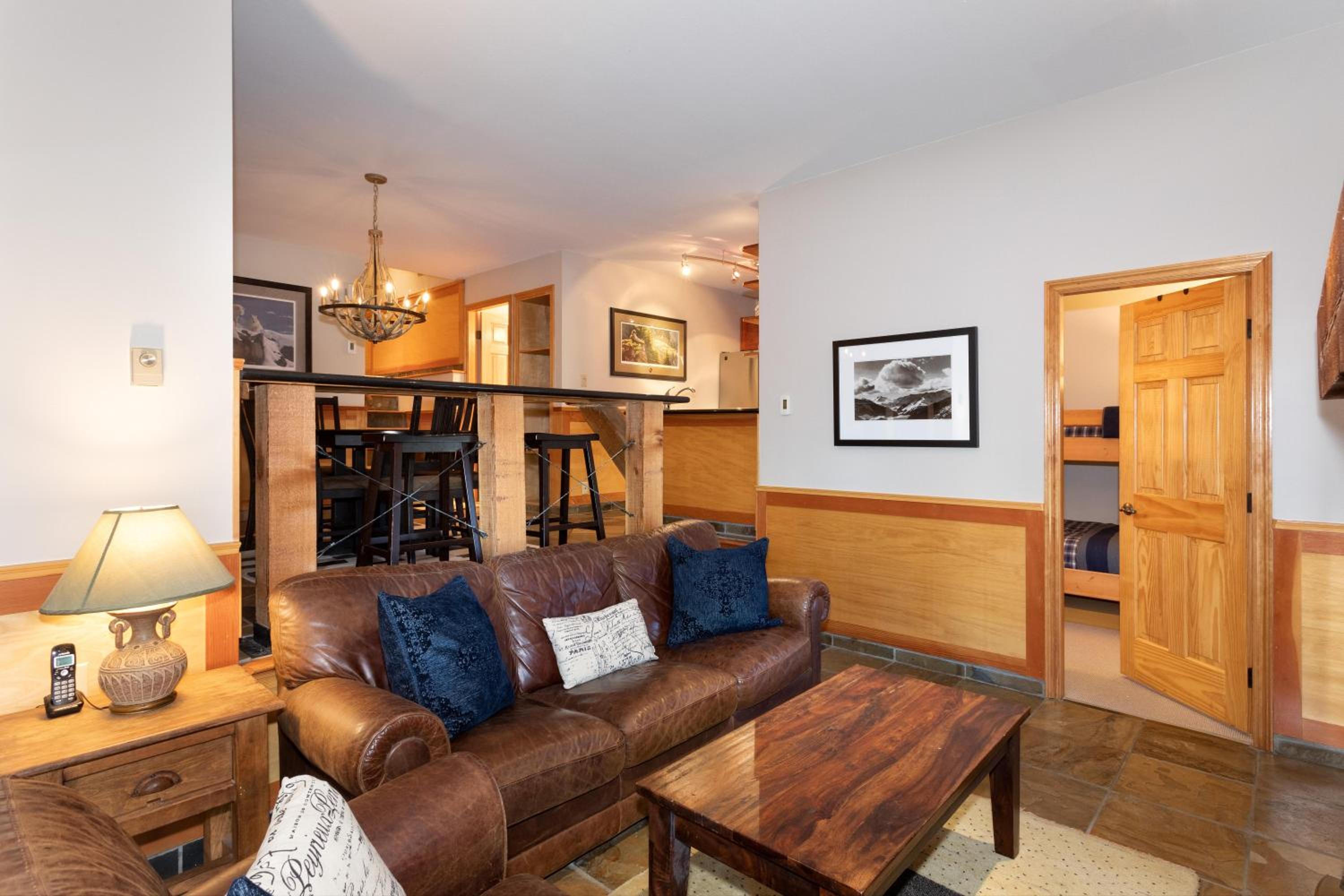 Stoneridge 27 | Cozy Townhome w/ Ski-in-Ski-Out Access, Hot Tub, Parking