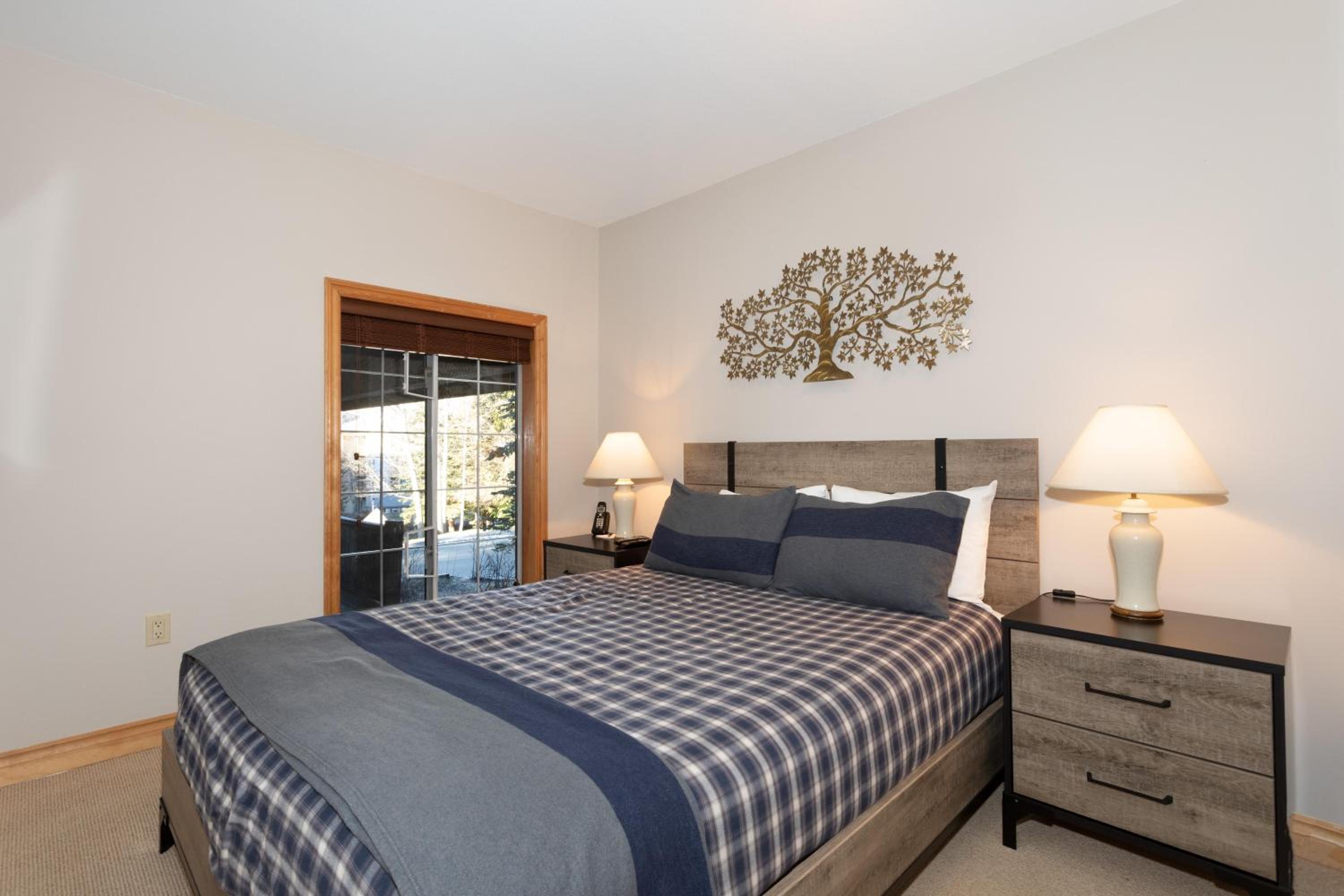 Stoneridge 27 | Cozy Townhome w/ Ski-in-Ski-Out Access, Hot Tub, Parking