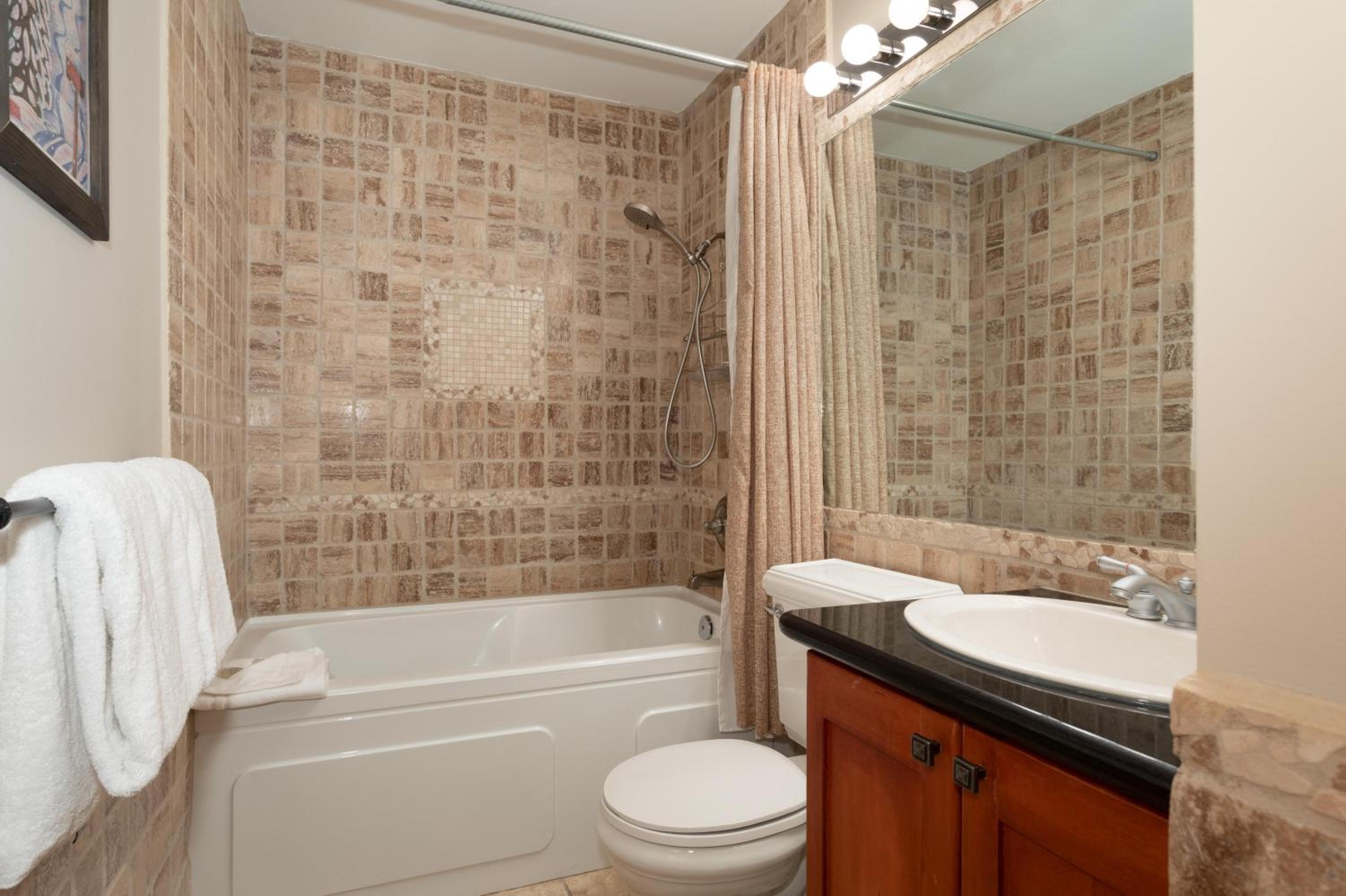 Stoneridge 27 | Cozy Townhome w/ Ski-in-Ski-Out Access, Hot Tub, Parking