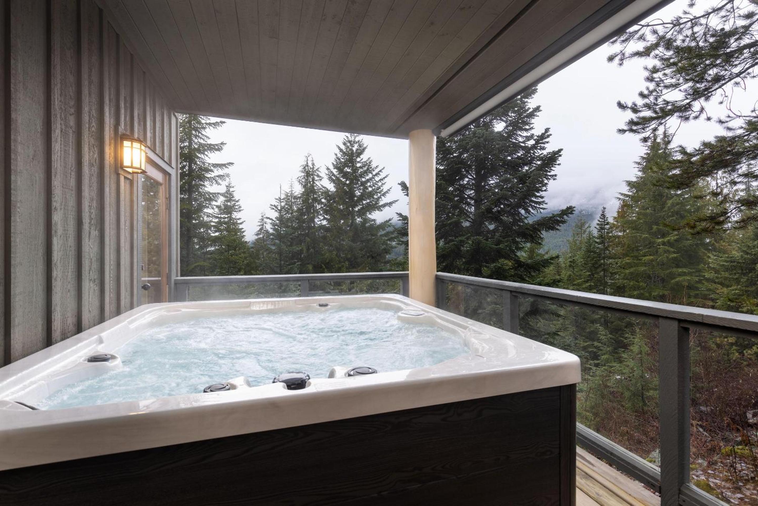 Taluswood The Ridge 07 | Newly Renovated! Ski Access Townhome w/ Private Hot Tub & Stunning Views