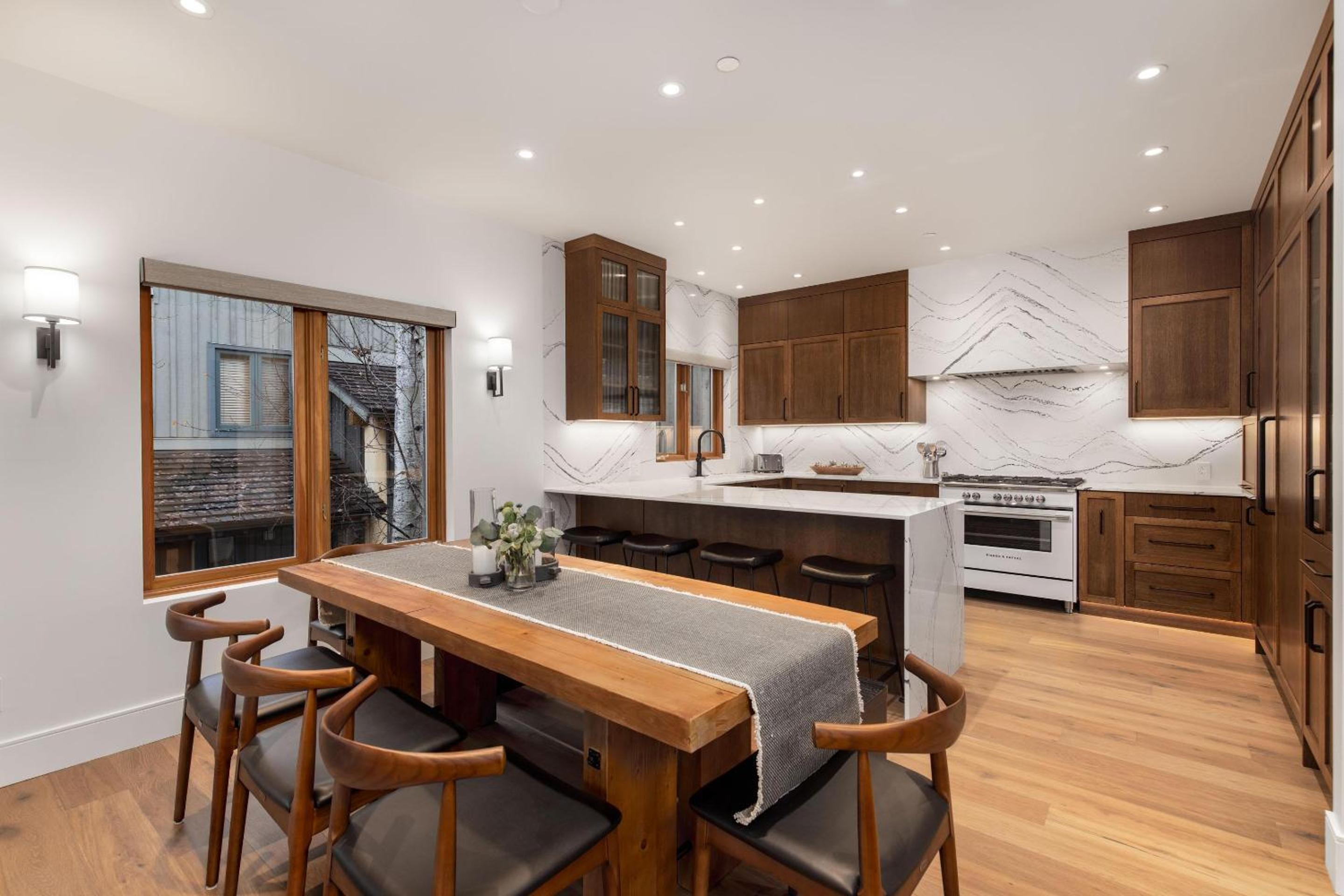Taluswood The Ridge 07 | Newly Renovated! Ski Access Townhome w/ Private Hot Tub & Stunning Views
