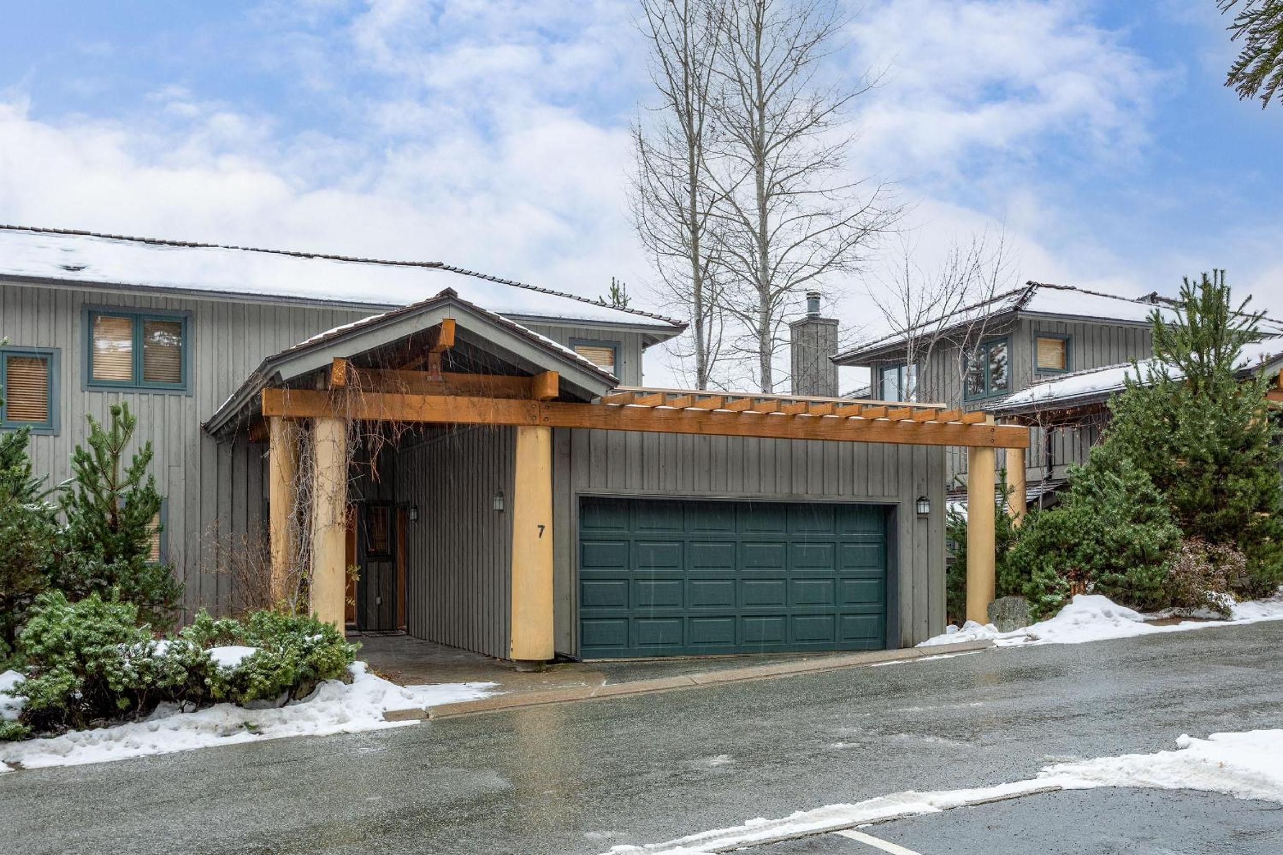 Taluswood The Ridge 07 | Newly Renovated! Ski Access Townhome w/ Private Hot Tub & Stunning Views