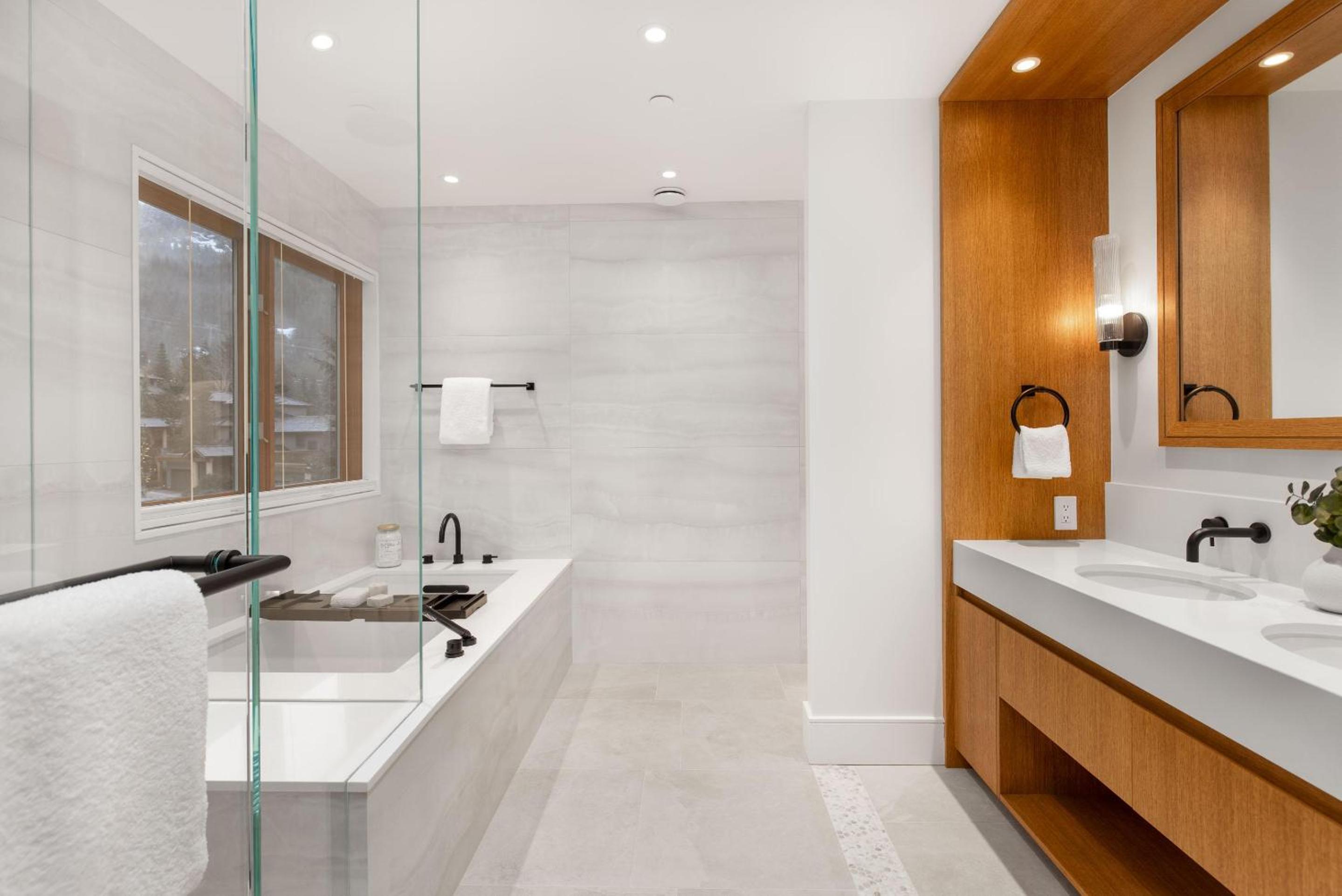 Taluswood The Ridge 07 | Newly Renovated! Ski Access Townhome w/ Private Hot Tub & Stunning Views