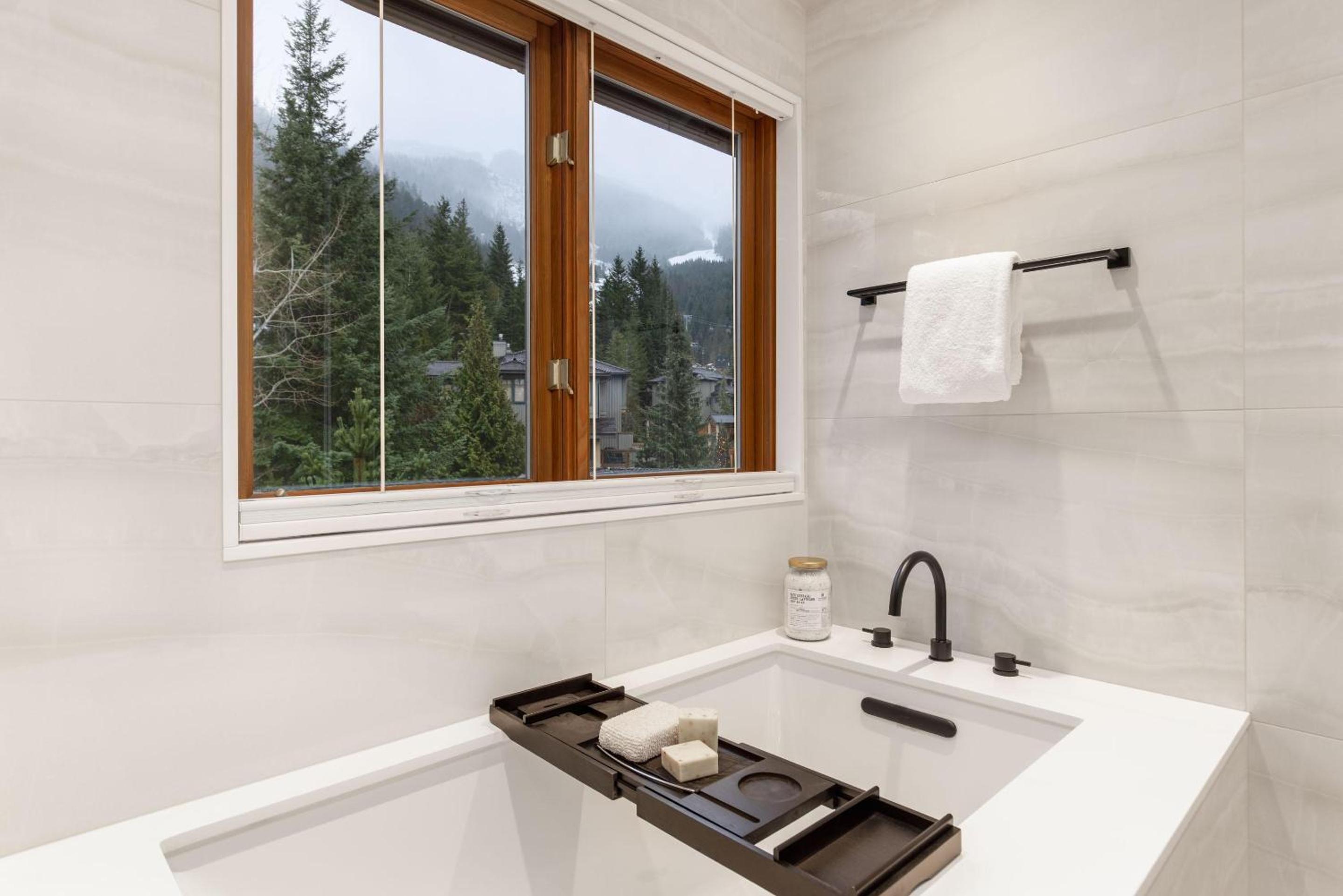 Taluswood The Ridge 07 | Newly Renovated! Ski Access Townhome w/ Private Hot Tub & Stunning Views
