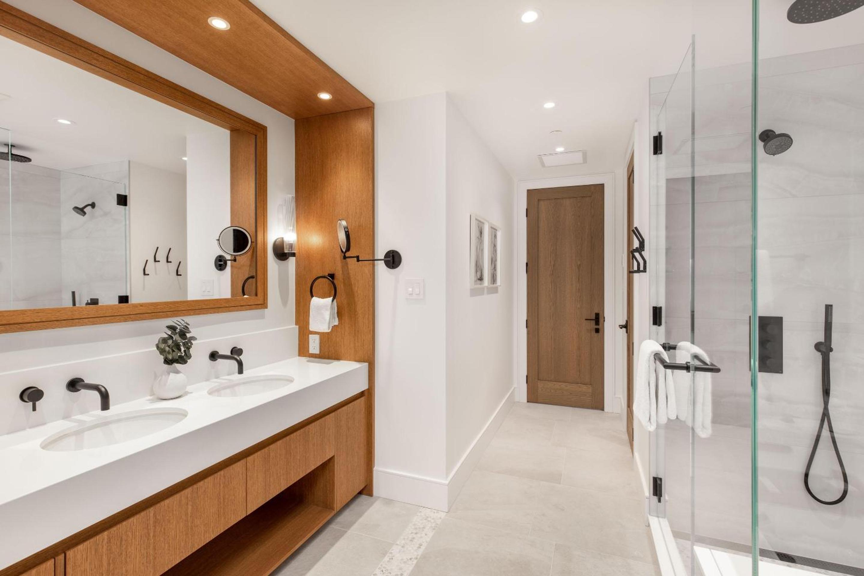 Taluswood The Ridge 07 | Newly Renovated! Ski Access Townhome w/ Private Hot Tub & Stunning Views