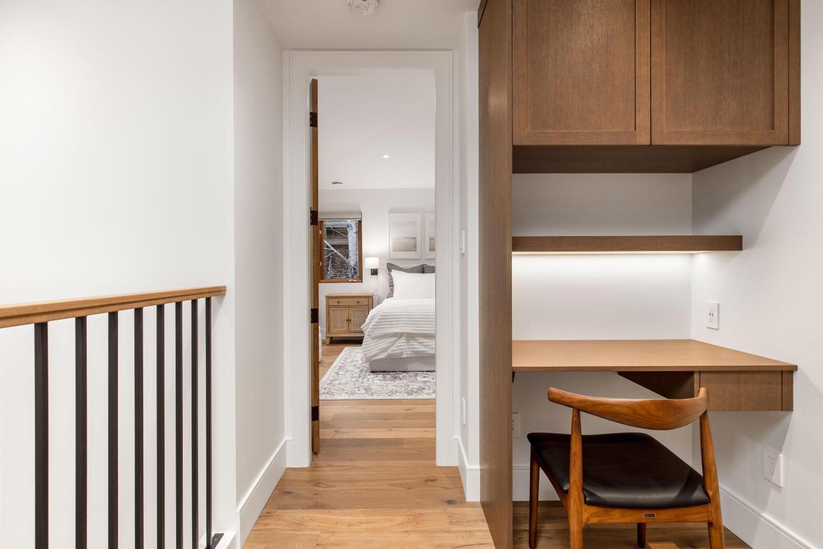 Taluswood The Ridge 07 | Newly Renovated! Ski Access Townhome w/ Private Hot Tub & Stunning Views