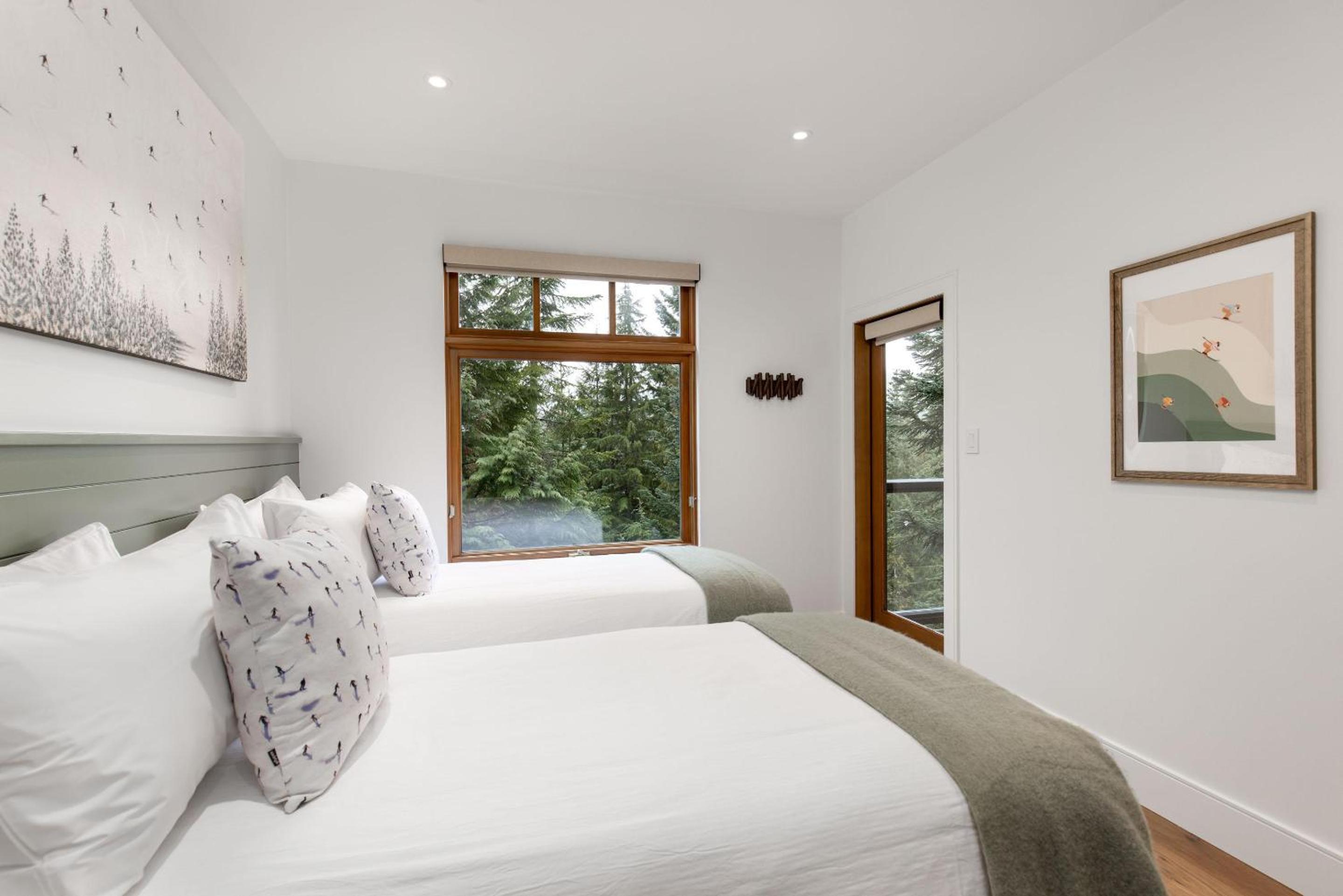 Taluswood The Ridge 07 | Newly Renovated! Ski Access Townhome w/ Private Hot Tub & Stunning Views