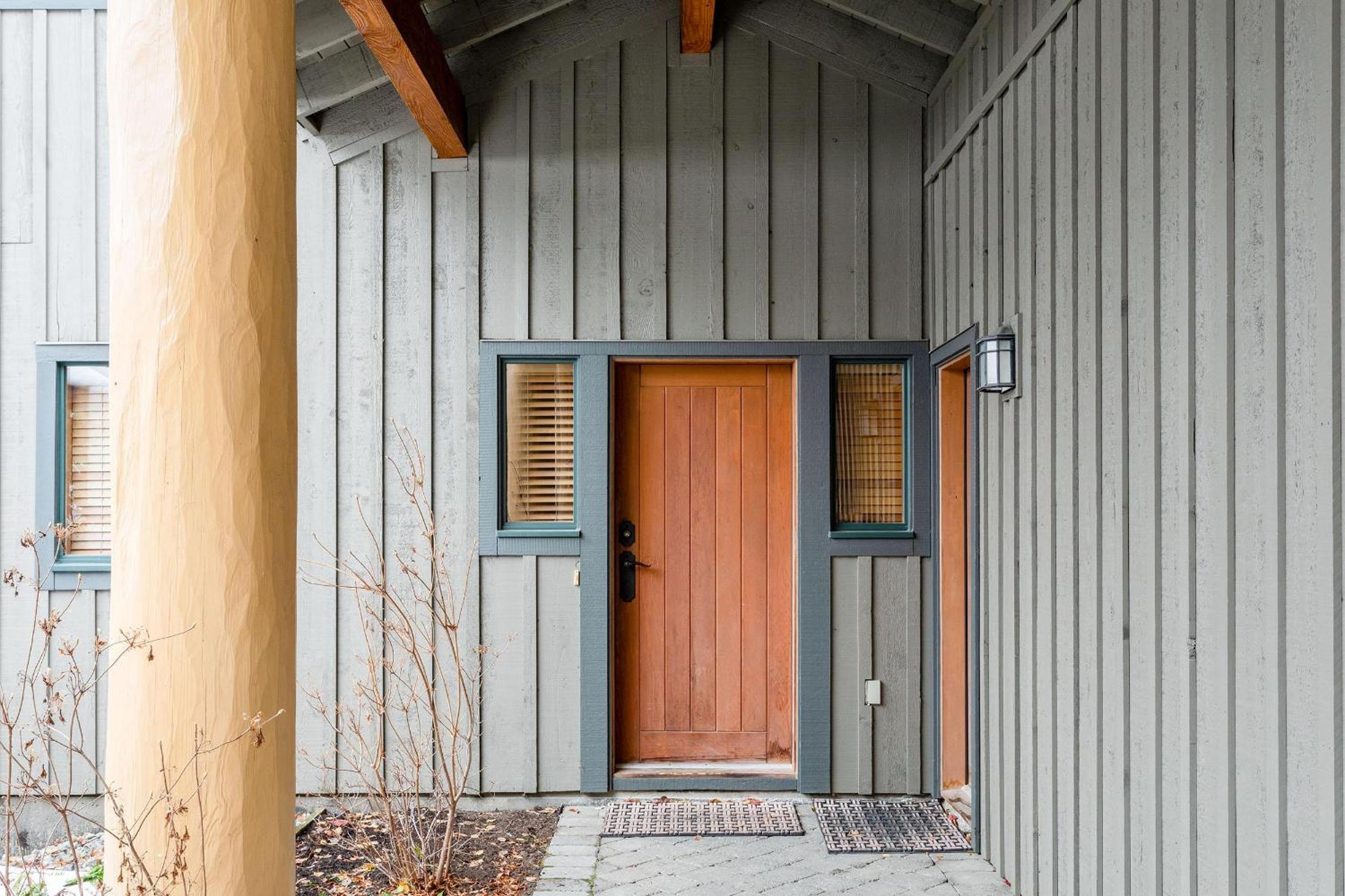Taluswood The Ridge 07 | Newly Renovated! Ski Access Townhome w/ Private Hot Tub & Stunning Views