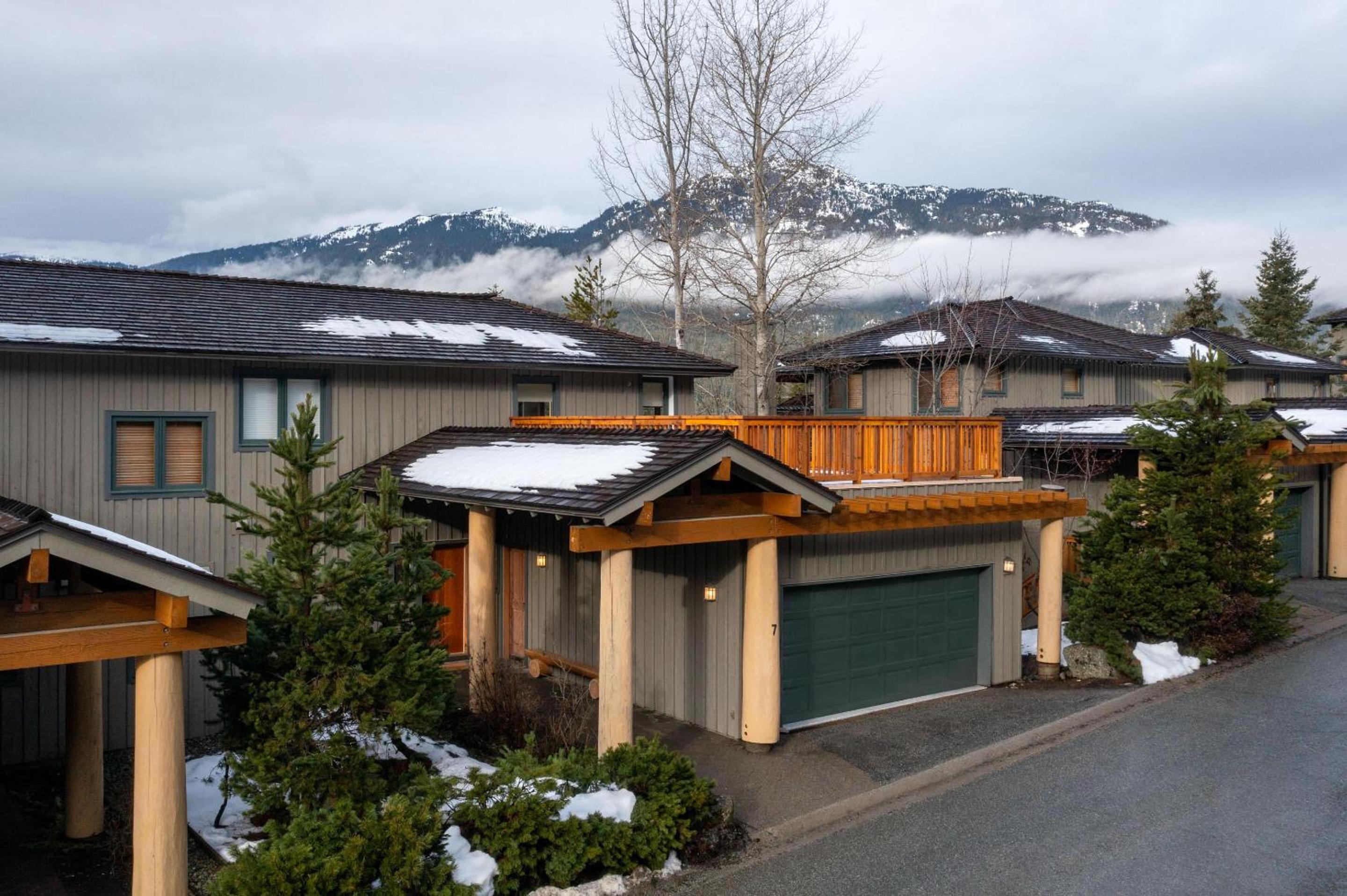 Taluswood The Ridge 07 | Newly Renovated! Ski Access Townhome w/ Private Hot Tub & Stunning Views