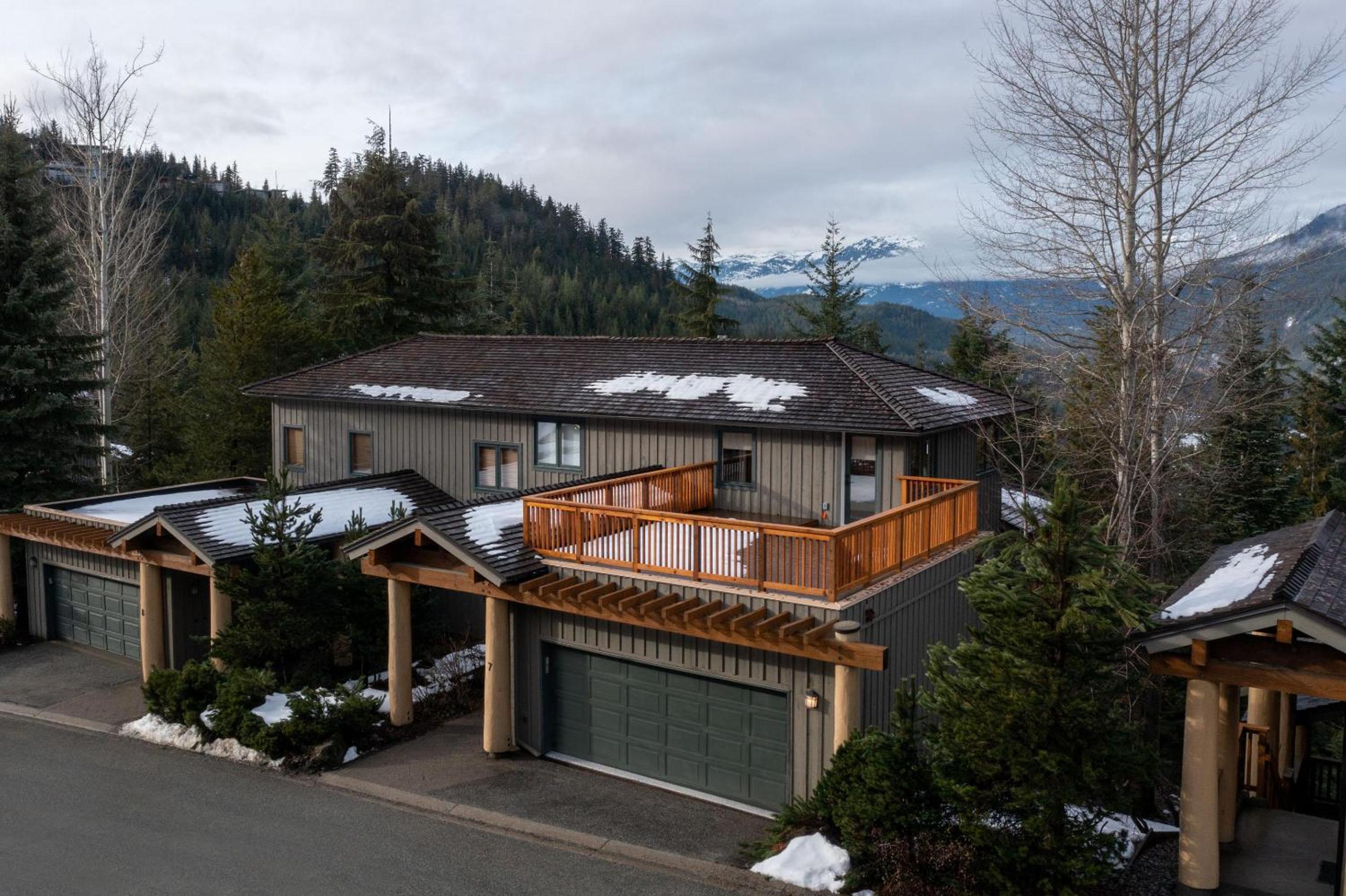 Taluswood The Ridge 07 | Newly Renovated! Ski Access Townhome w/ Private Hot Tub & Stunning Views