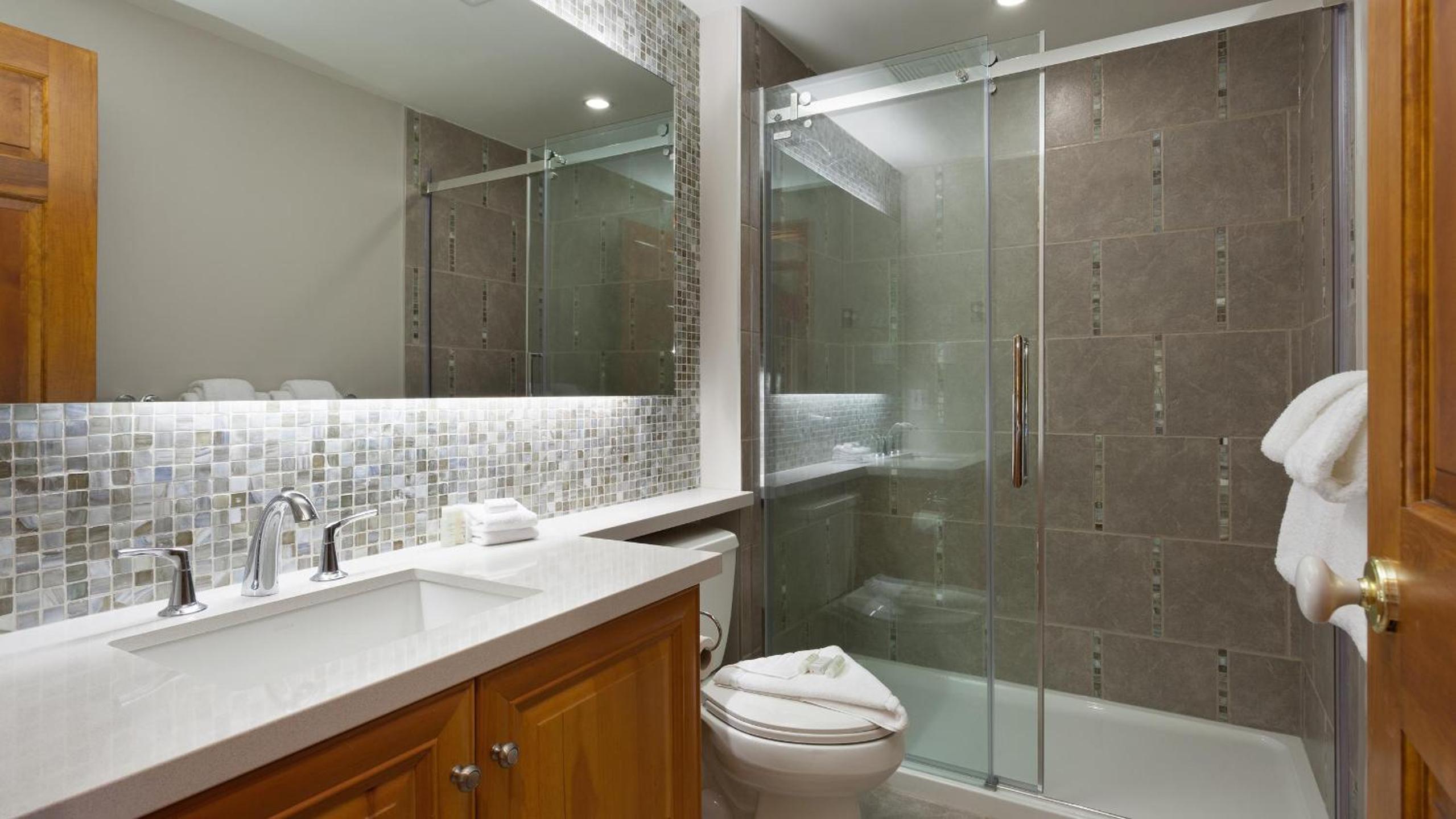 Painted Cliff 31 | Ski-In Ski-Out Townhome close to Upper Village w/ Hot Tub & Parking