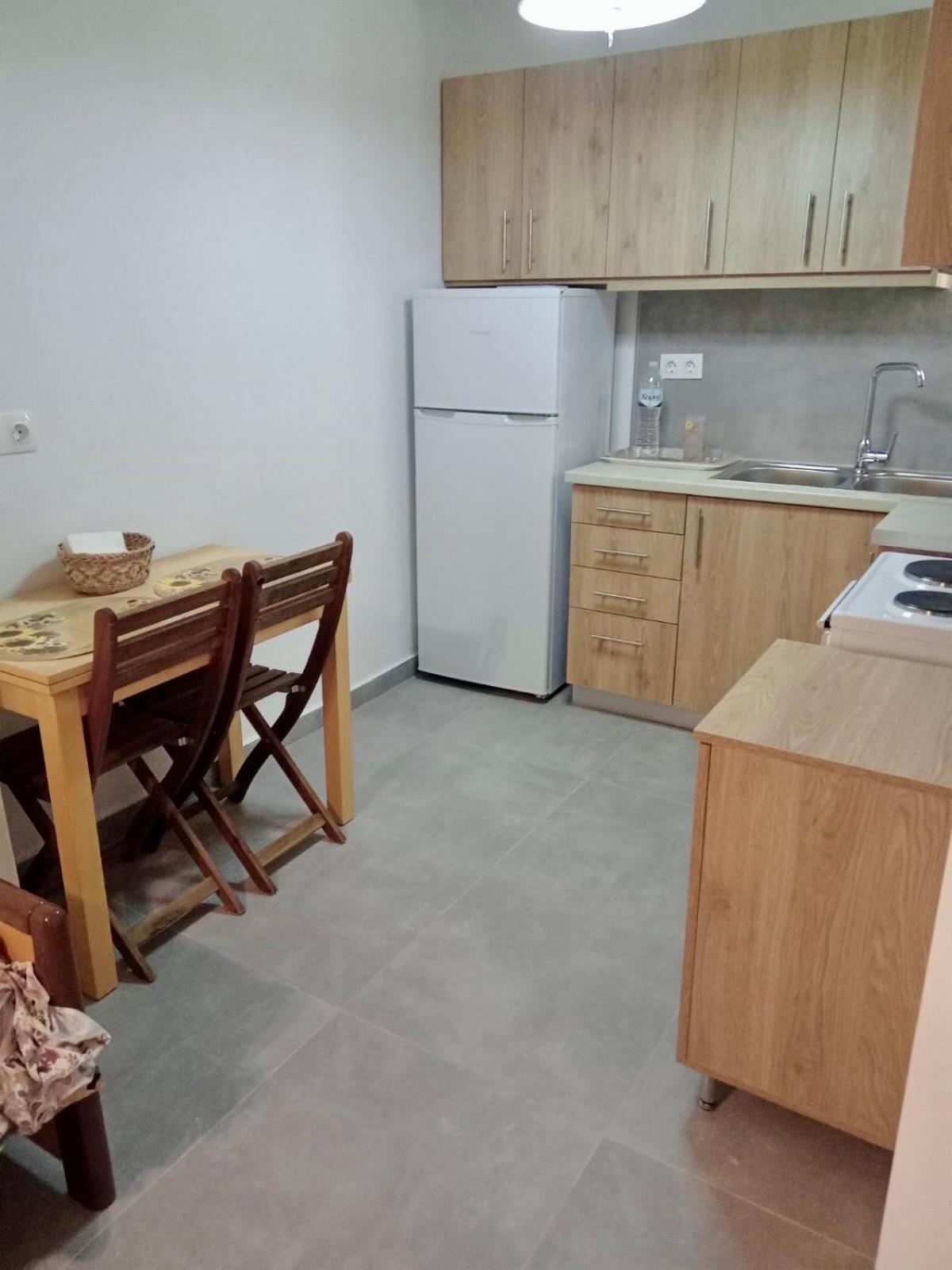 Amerikis Square 1 bedroom apartment photo 4