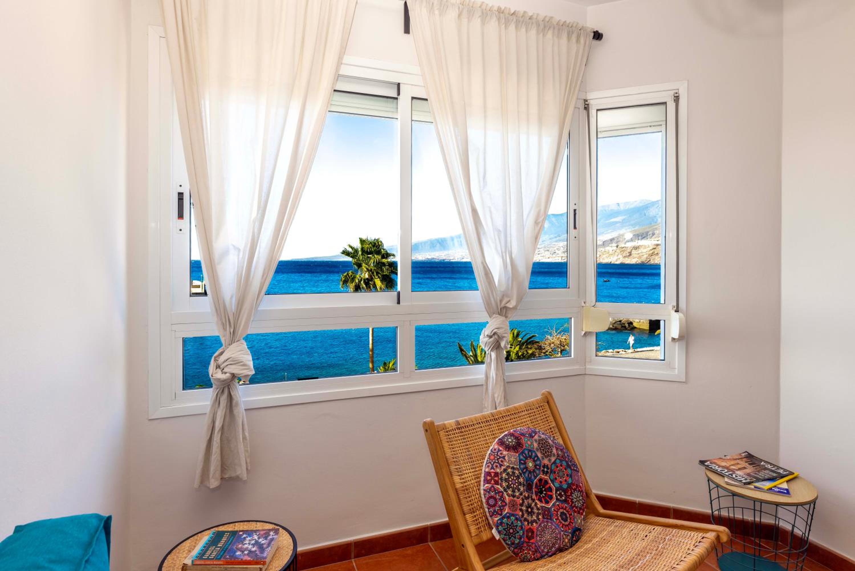 Artistic beachfront apartment
