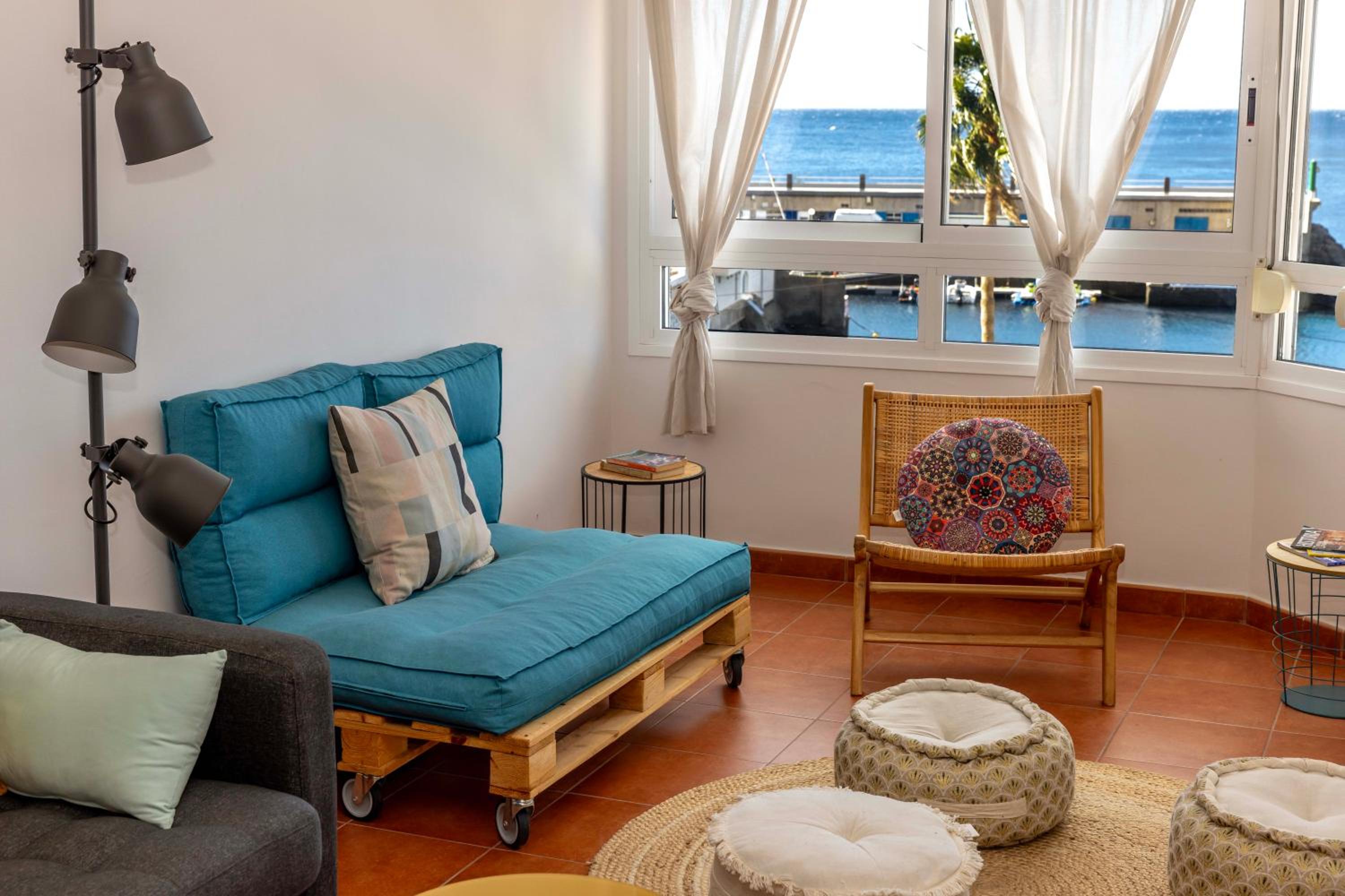 Artistic beachfront apartment